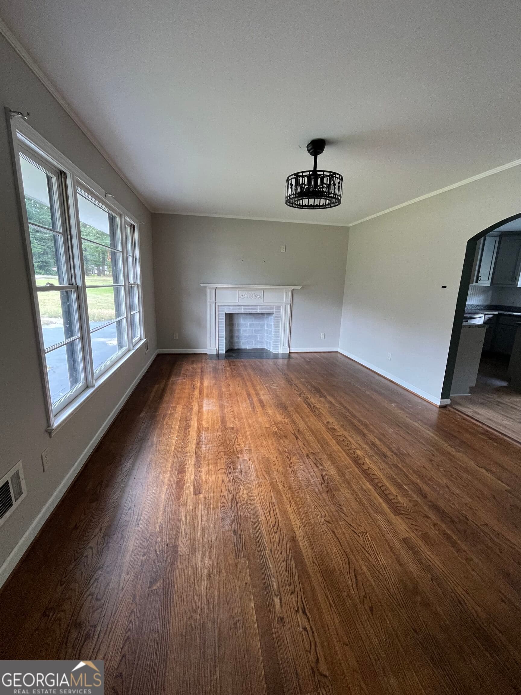 3 bedroom, 2 bathroom, 1,544 sq ft single family residence for sale at 204 Diane Drive, Thomaston, GA 30286 — photo 2