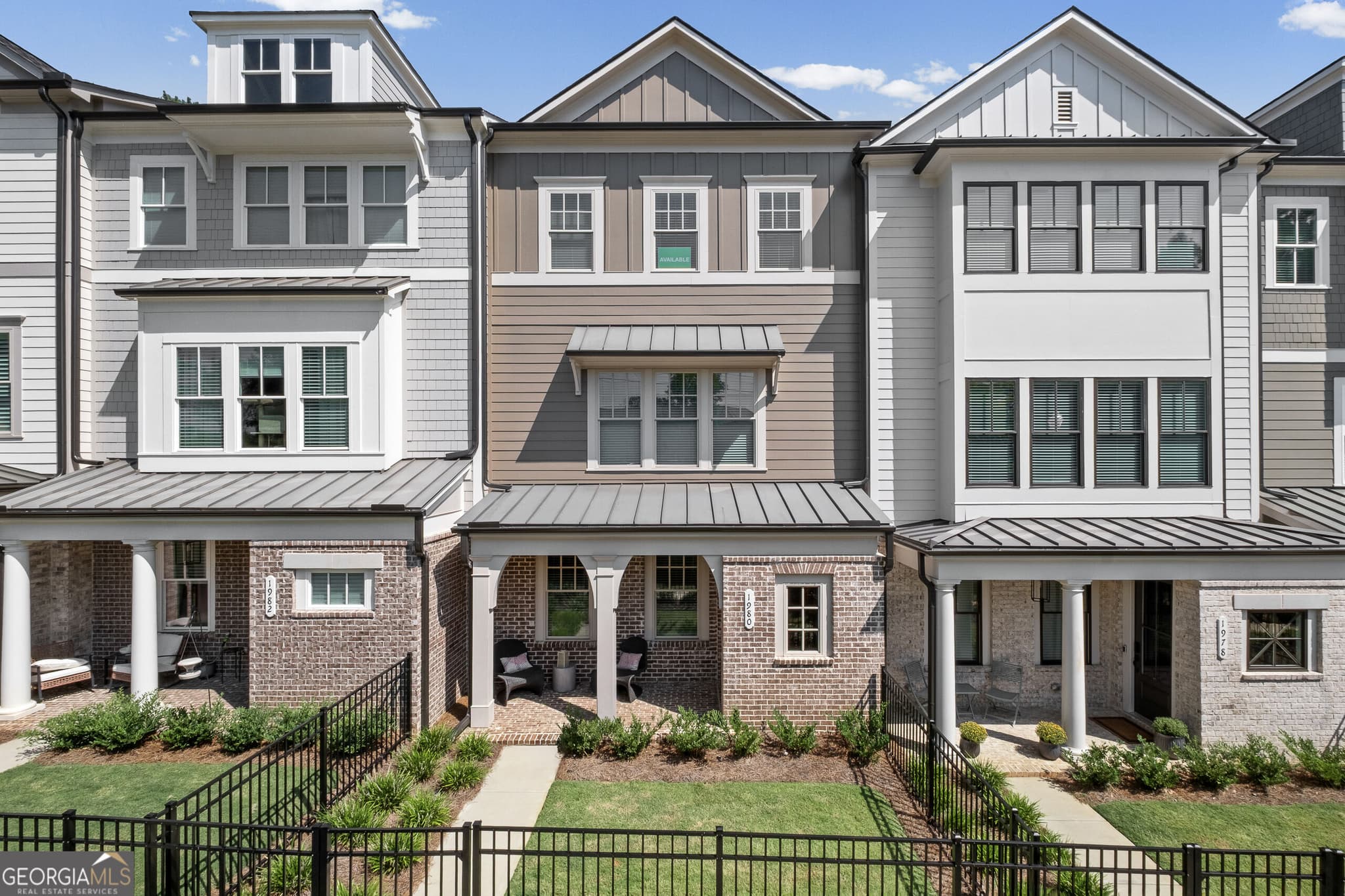 3 bedroom, 3.5 bathroom townhouse for sale at 1980 Flying Scotsman Drive 10, Kennesaw, GA 30144 — photo 2