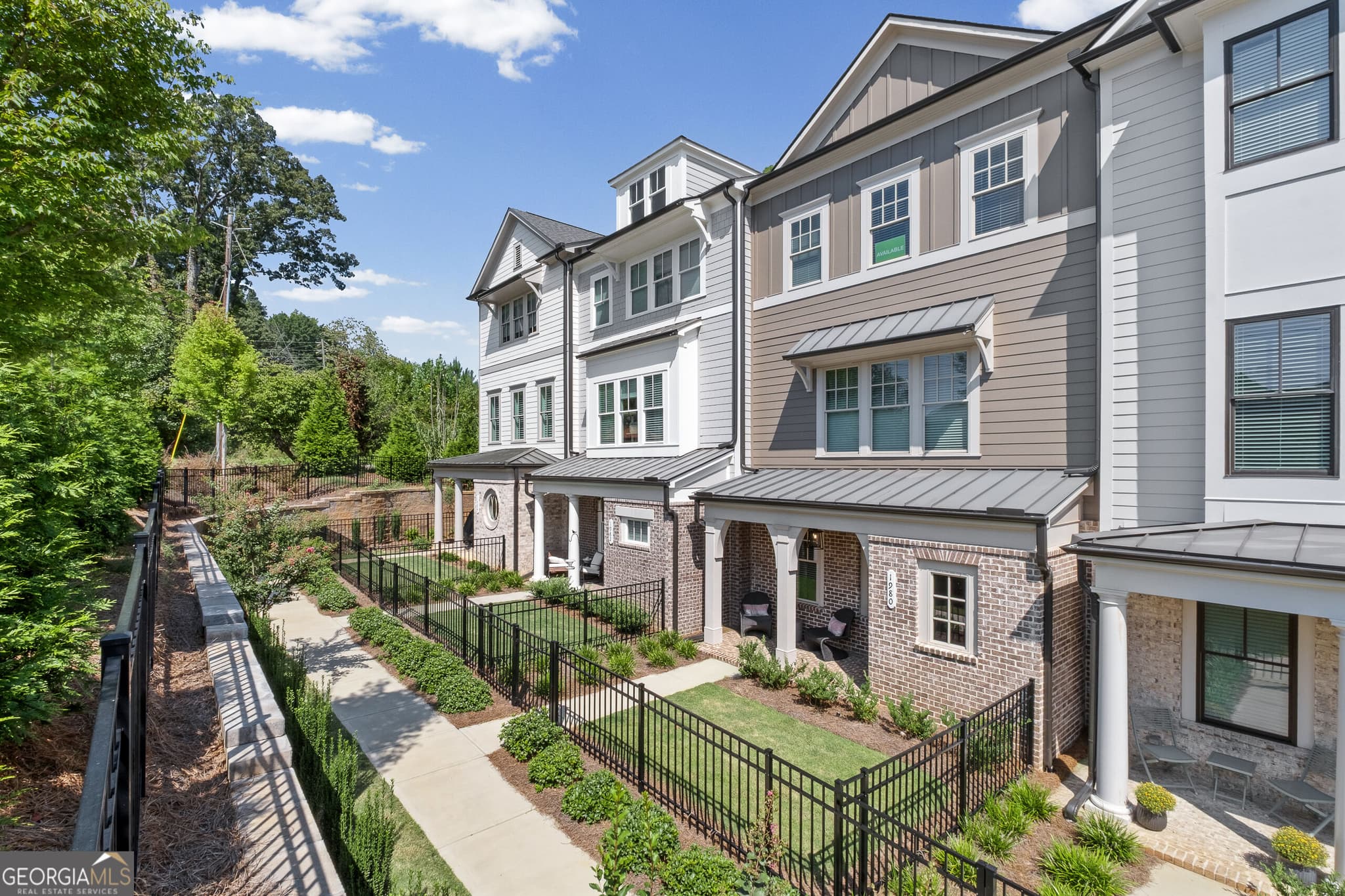 3 bedroom, 3.5 bathroom townhouse for sale at 1980 Flying Scotsman Drive 10, Kennesaw, GA 30144 — photo 3