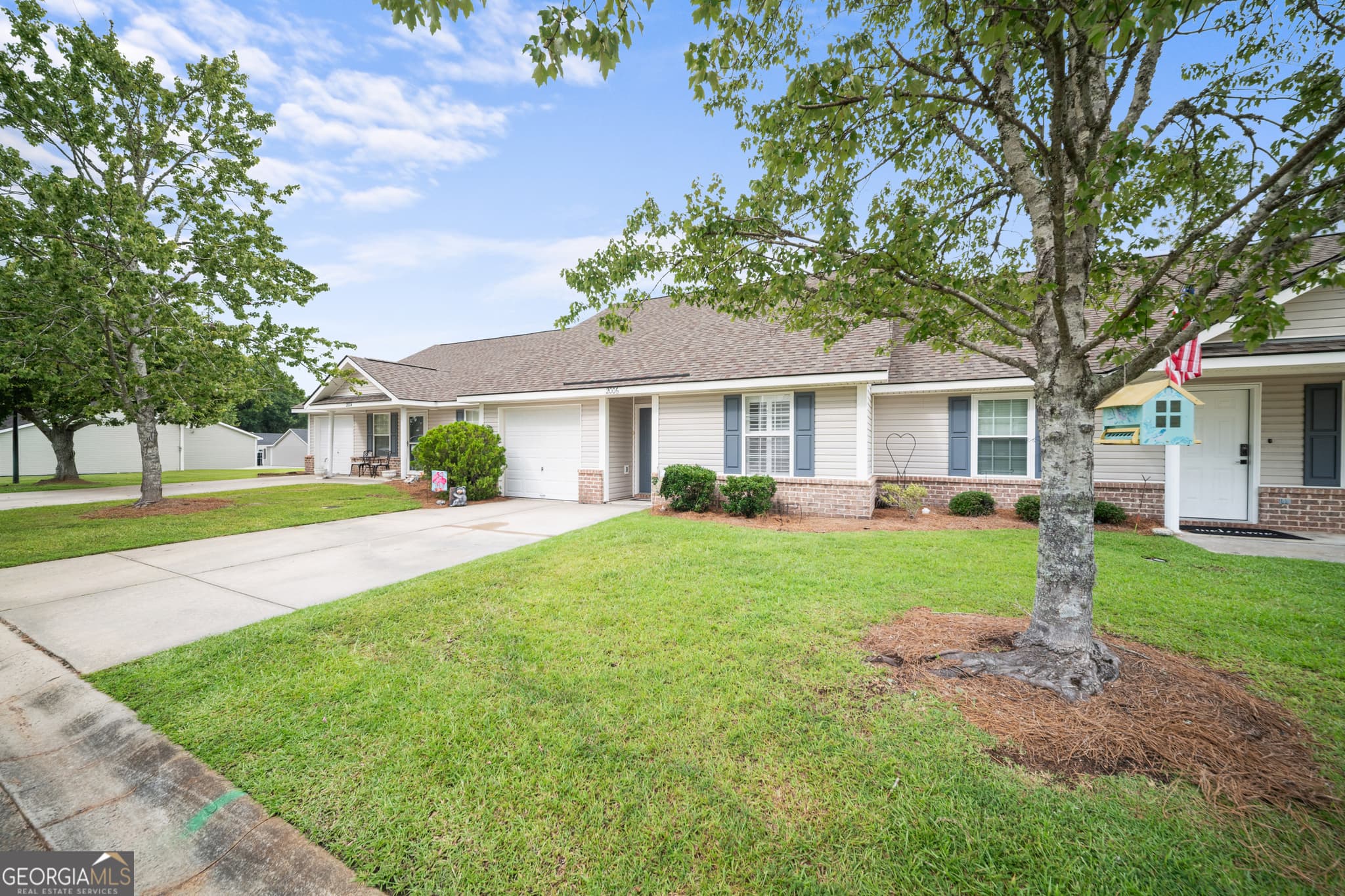 2 bedroom, 2 bathroom, 1,090 sq ft townhouse for sale at 2006 Dawson Lane, Rincon, GA 31326 — photo 2