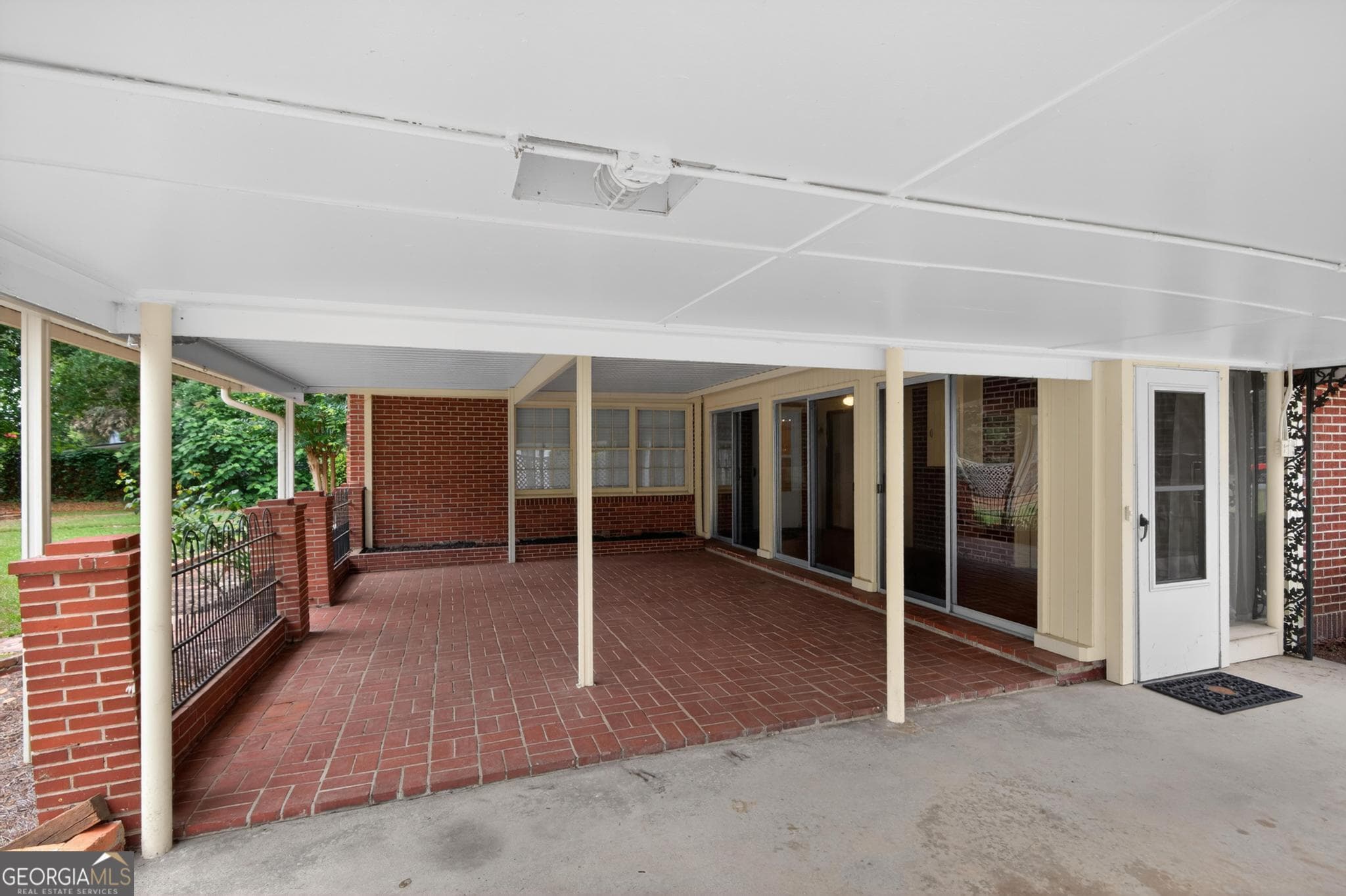 4 bedroom, 2 bathroom, 2,382 sq ft single family residence for sale at 447 S College Street, Metter, GA 30439 — photo 6