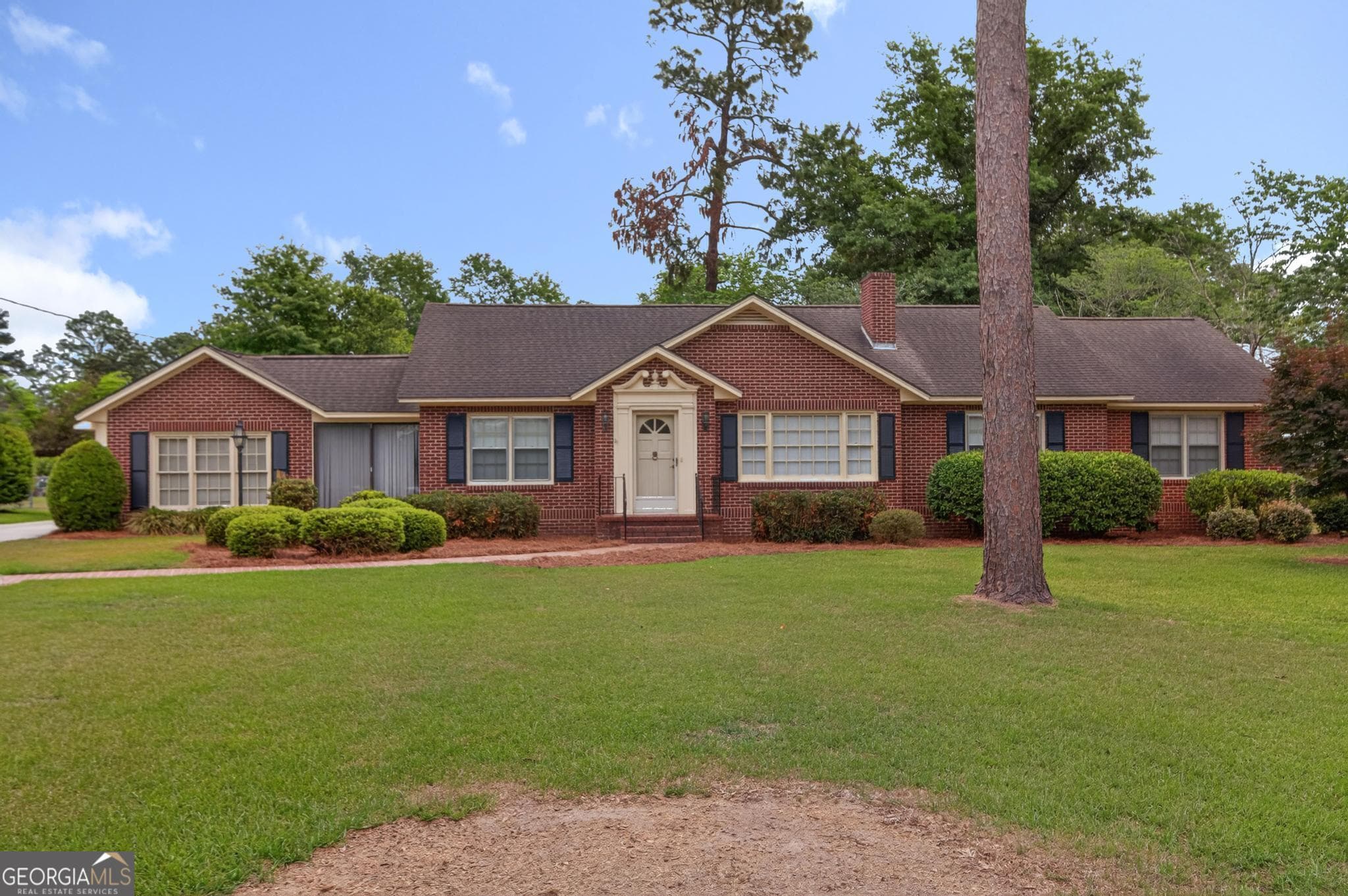 4 bedroom, 2 bathroom, 2,382 sq ft single family residence for sale at 447 S College Street, Metter, GA 30439