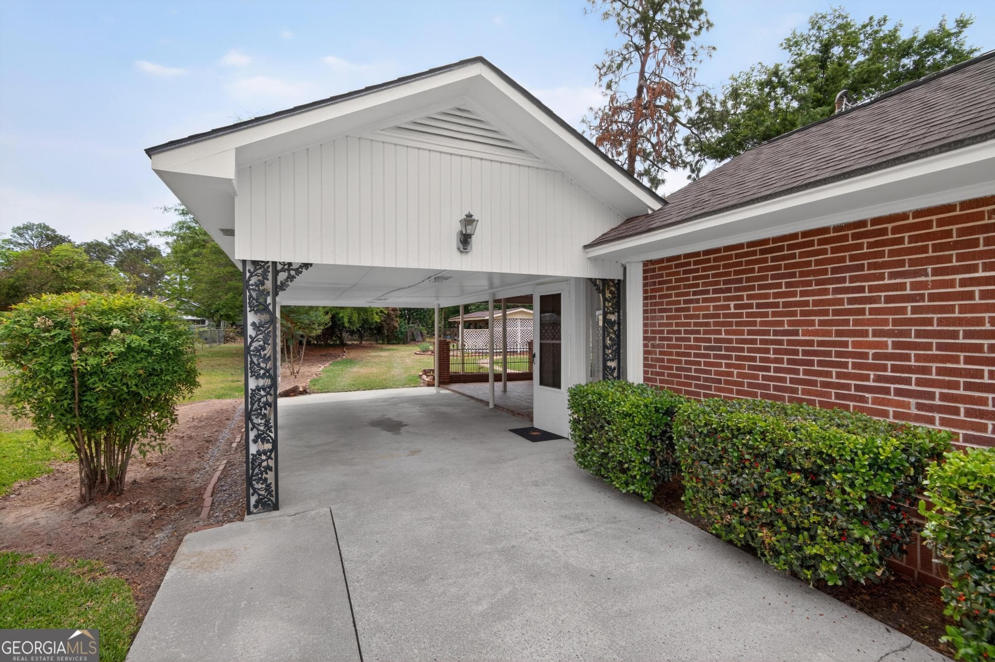 4 bedroom, 2 bathroom, 2,382 sq ft single family residence for sale at 447 S College Street, Metter, GA 30439 — photo 4