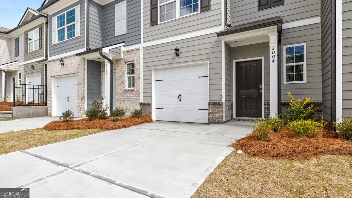 3 bedroom, 2.5 bathroom, 1,508 sq ft townhouse for sale at 2004 Roseleigh Drive, Douglasville, GA 30134 — photo 2
