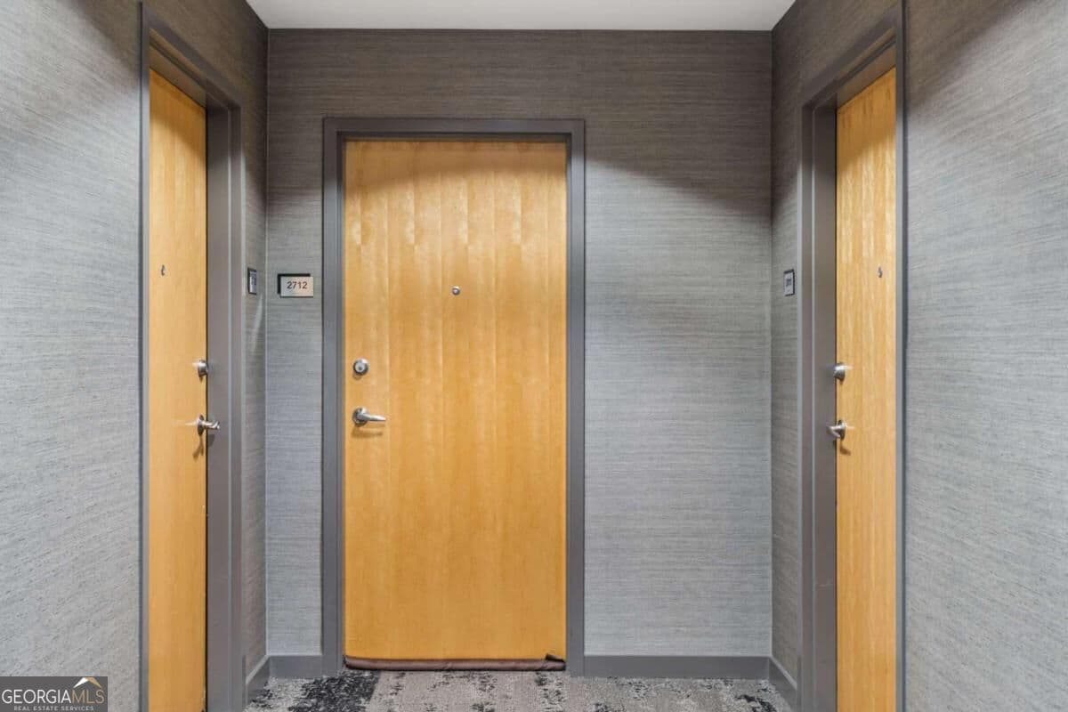 1 bedroom, 1 bathroom, 743 sq ft condominium for sale at 400 W Peachtree Street 2712, Atlanta, GA 30308 — photo 4