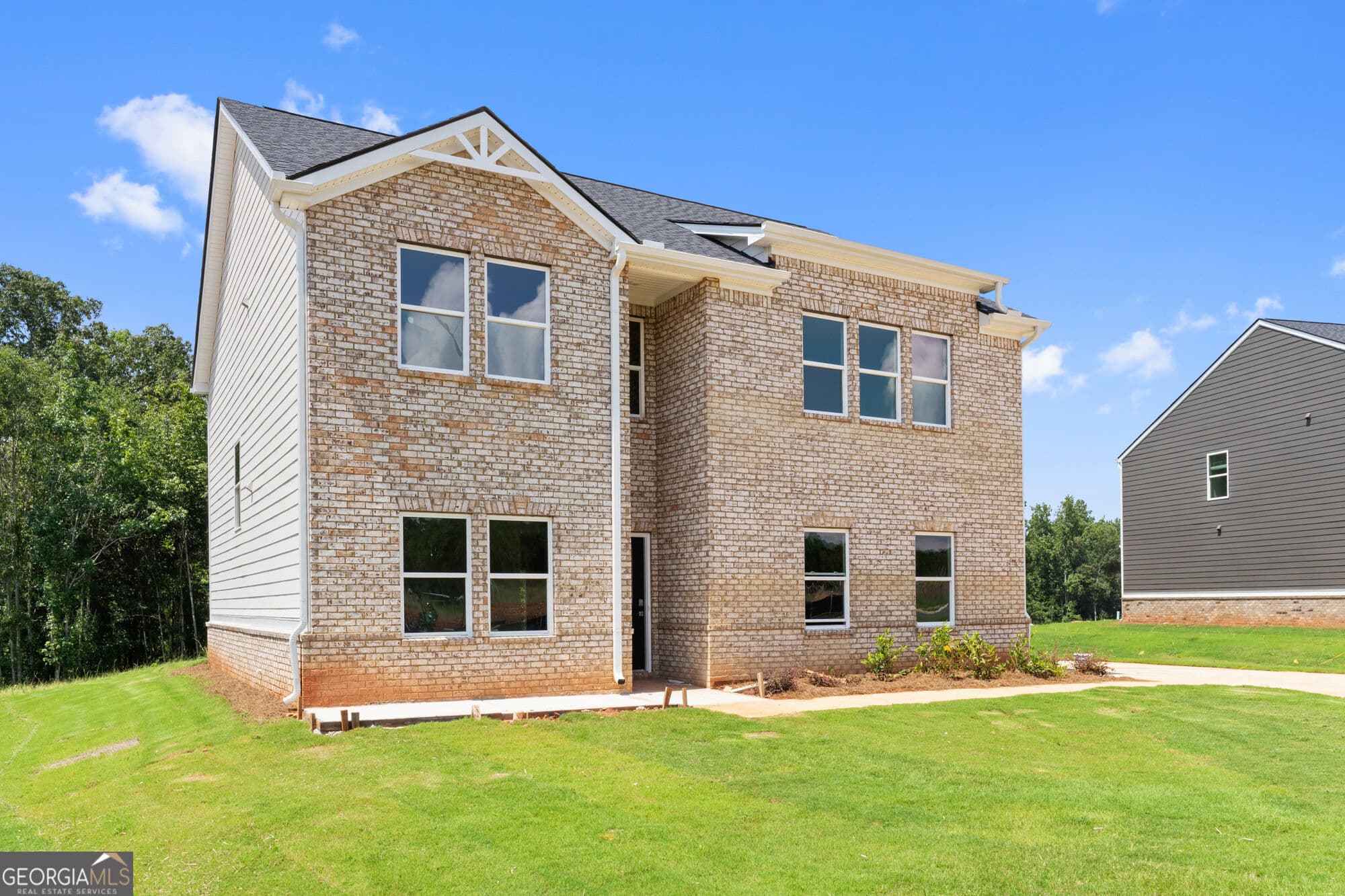 4 bedroom, 3 bathroom, 2,300 sq ft single family residence for sale at 8196 Riverchase Drive, Palmetto, GA 30268 — photo 2