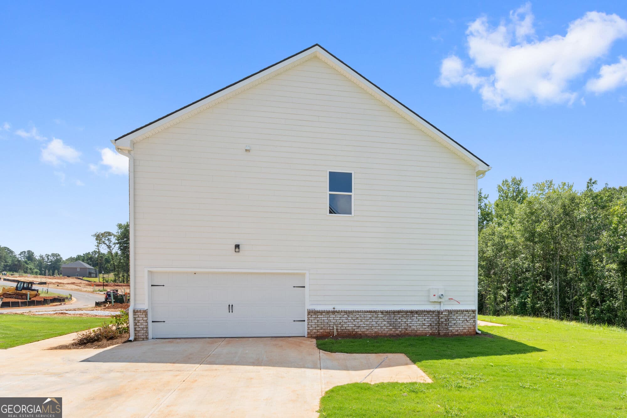 4 bedroom, 3 bathroom, 2,300 sq ft single family residence for sale at 8196 Riverchase Drive, Palmetto, GA 30268 — photo 5