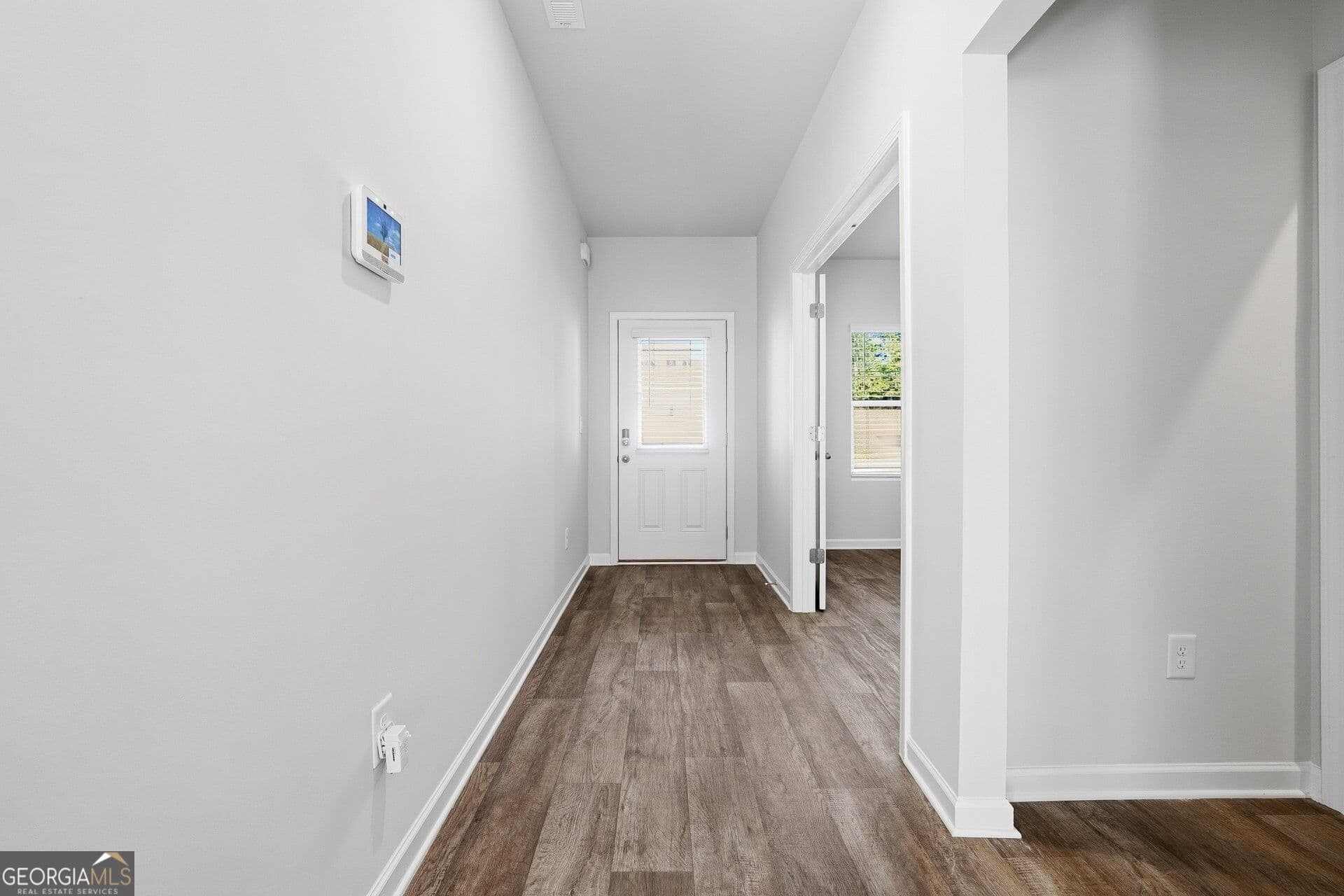 4 bedroom, 3 bathroom, 2,300 sq ft single family residence for sale at 8196 Riverchase Drive, Palmetto, GA 30268 — photo 9