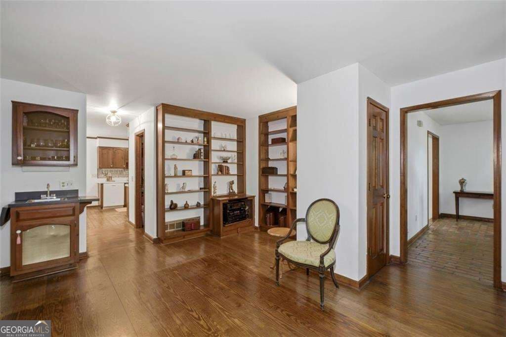 4 bedroom, 3.5 bathroom, 3,584 sq ft single family residence for sale at 395 Nottingham Drive, Marietta, GA 30066 — photo 8