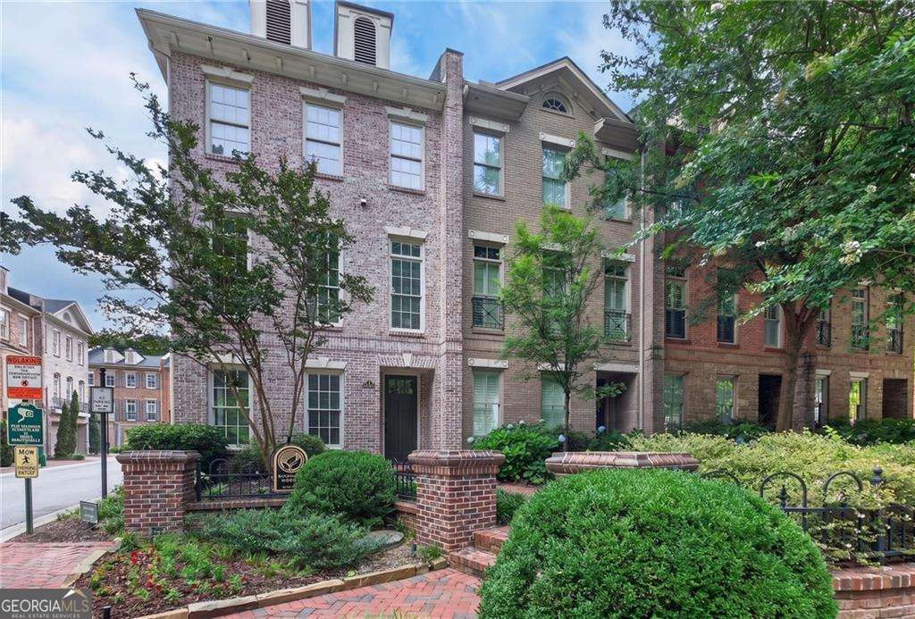 3 bedroom, 3.5 bathroom, 2,570 sq ft townhouse sold at 3 Candler Grove Court, Decatur, GA 30030
