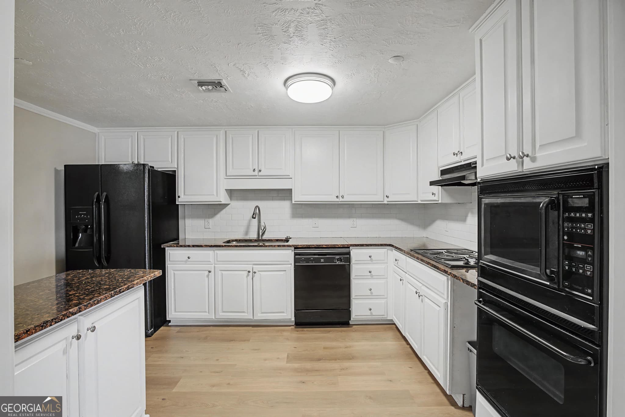 3 bedroom, 2.5 bathroom, 1,844 sq ft condominium under contract at 1 7th Street 1402, Augusta, GA 30901 — photo 7