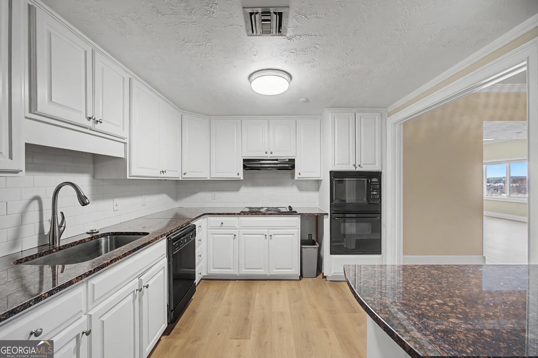 3 bedroom, 2.5 bathroom, 1,844 sq ft condominium under contract at 1 7th Street 1402, Augusta, GA 30901 — photo 9