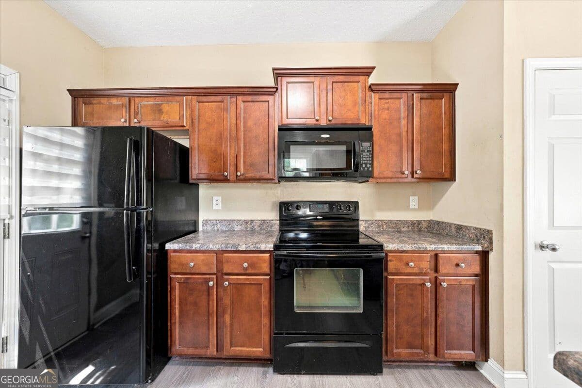 3 bedroom, 2 bathroom, 1,314 sq ft single family residence for sale at 215 Hallie Lane, Macon, GA 31211 — photo 10