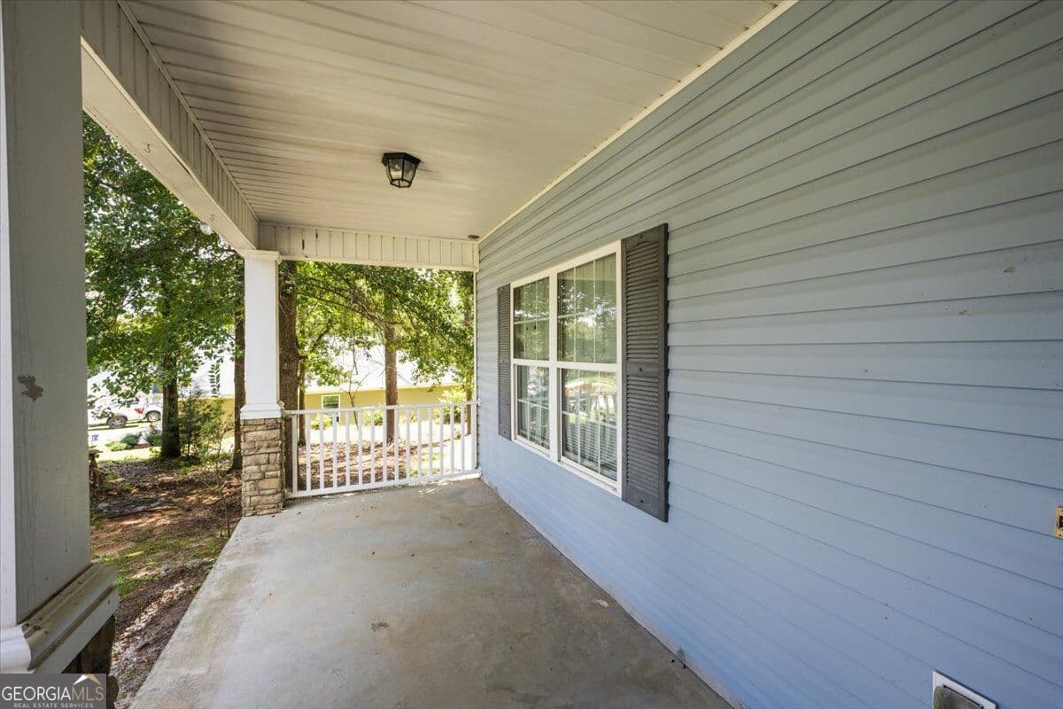 3 bedroom, 2 bathroom, 1,314 sq ft single family residence for sale at 215 Hallie Lane, Macon, GA 31211 — photo 4