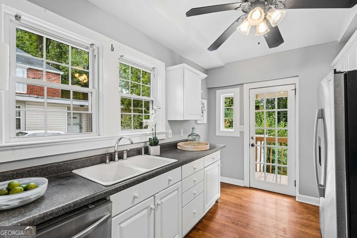 3 bedroom, 2 bathroom, 1,314 sq ft single family residence for sale at 1128 Scott Boulevard, Decatur, GA 30030 — photo 6