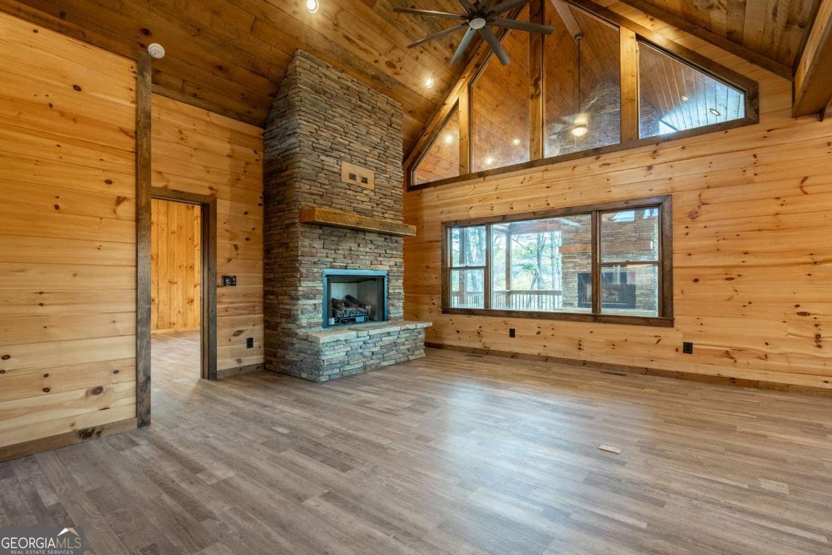 3 bedroom, 3.5 bathroom, 2,900 sq ft cabin,single family residence for sale at 612 Kensington Drive, Mineral Bluff, GA 30559 — photo 9