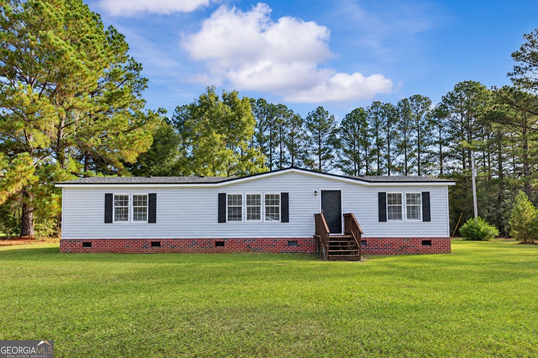4 bedroom, 2 bathroom, 1,620 sq ft manufactured home,single family residence under contract at 9 Still Quarters Road, Ellabell, GA 31308 — photo 6