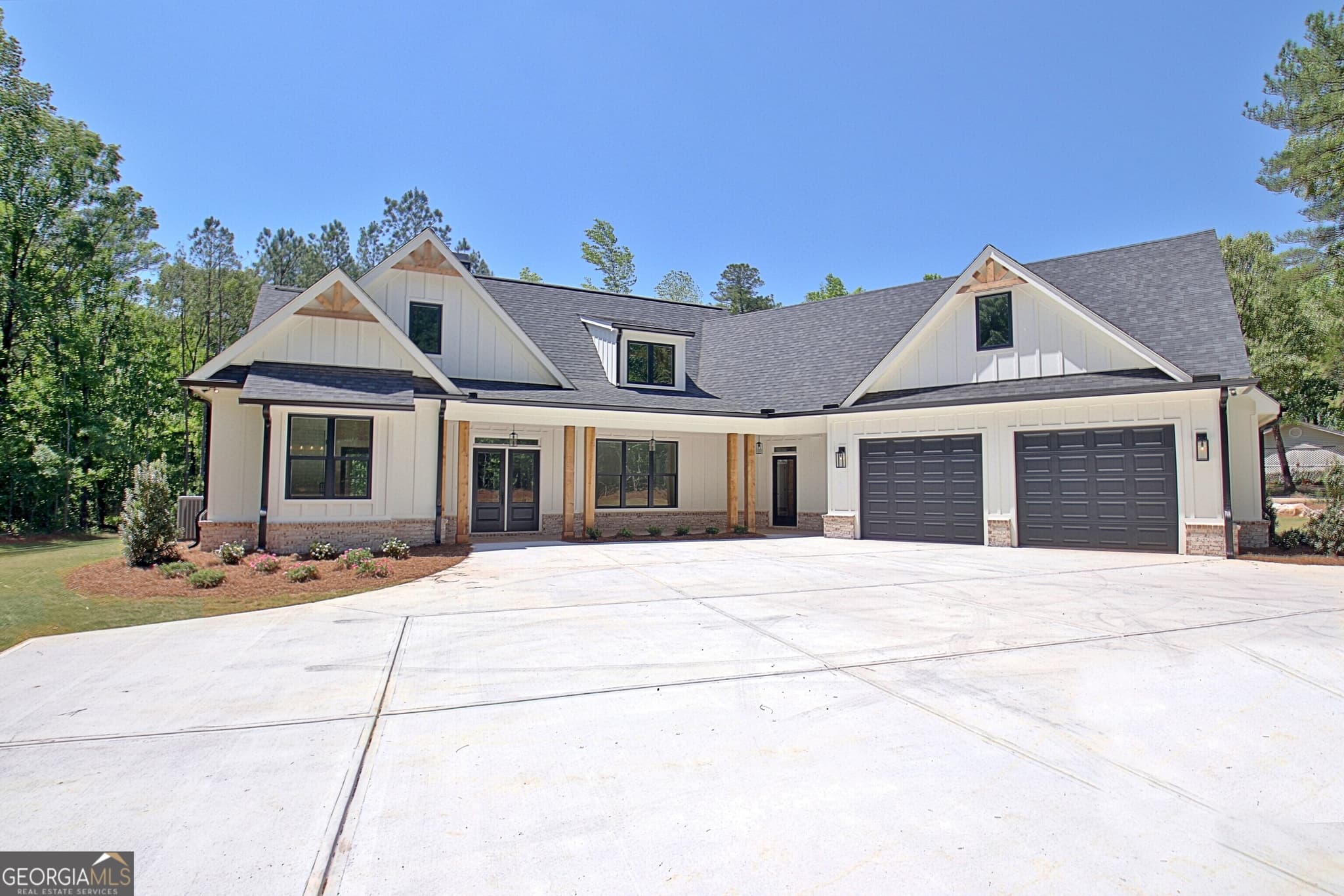 4 bedroom, 3 bathroom, 2,368 sq ft single family residence sold at 600 Eastside School Road, Senoia, GA 30276