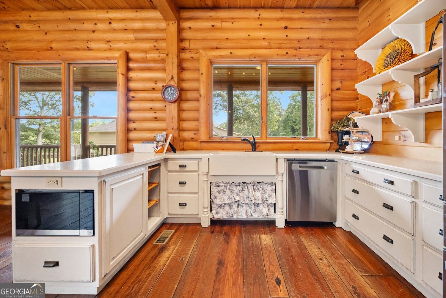 4 bedroom, 3.5 bathroom, 2,876 sq ft cabin,single family residence for sale at 110 Caspian Trail, Ellijay, GA 30536 — photo 8