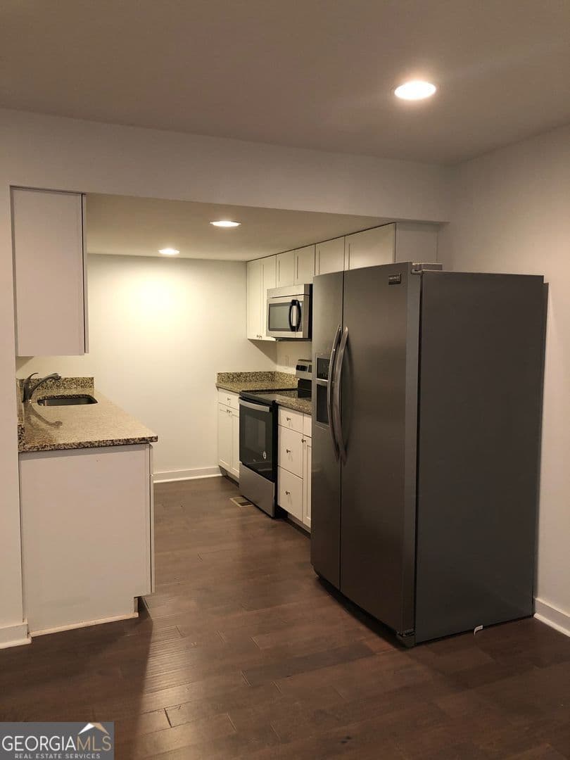 4 bedroom, 3.5 bathroom, 1,921 sq ft condominium for rent at 155 Woodstone Drive, Athens, GA 30605 for $2,000 a month — photo 3