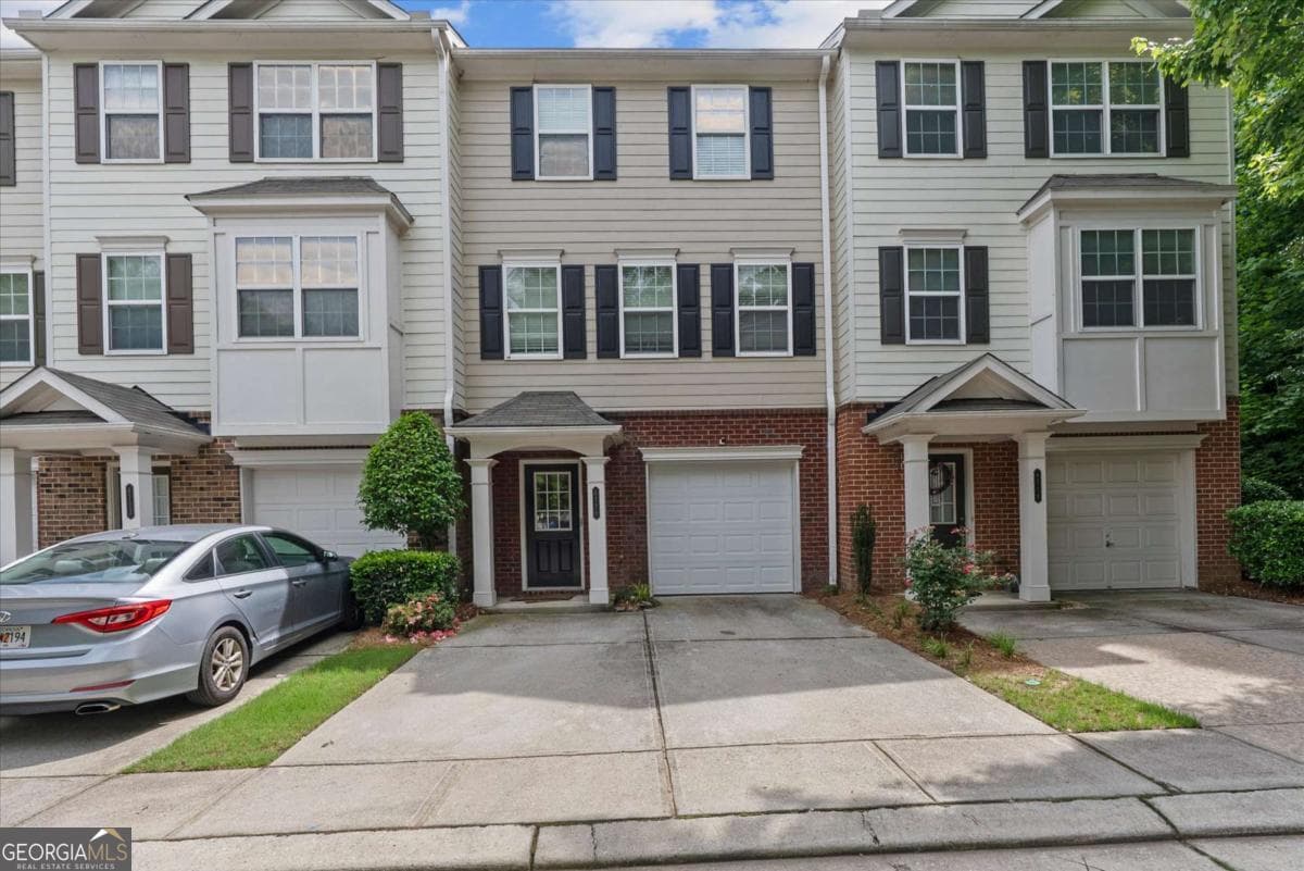 3 bedroom, 2.5 bathroom townhouse for rent at 6720 Stoneleigh Way 9, Mableton, GA 30126 for $2,400 a month — photo 1 of 1