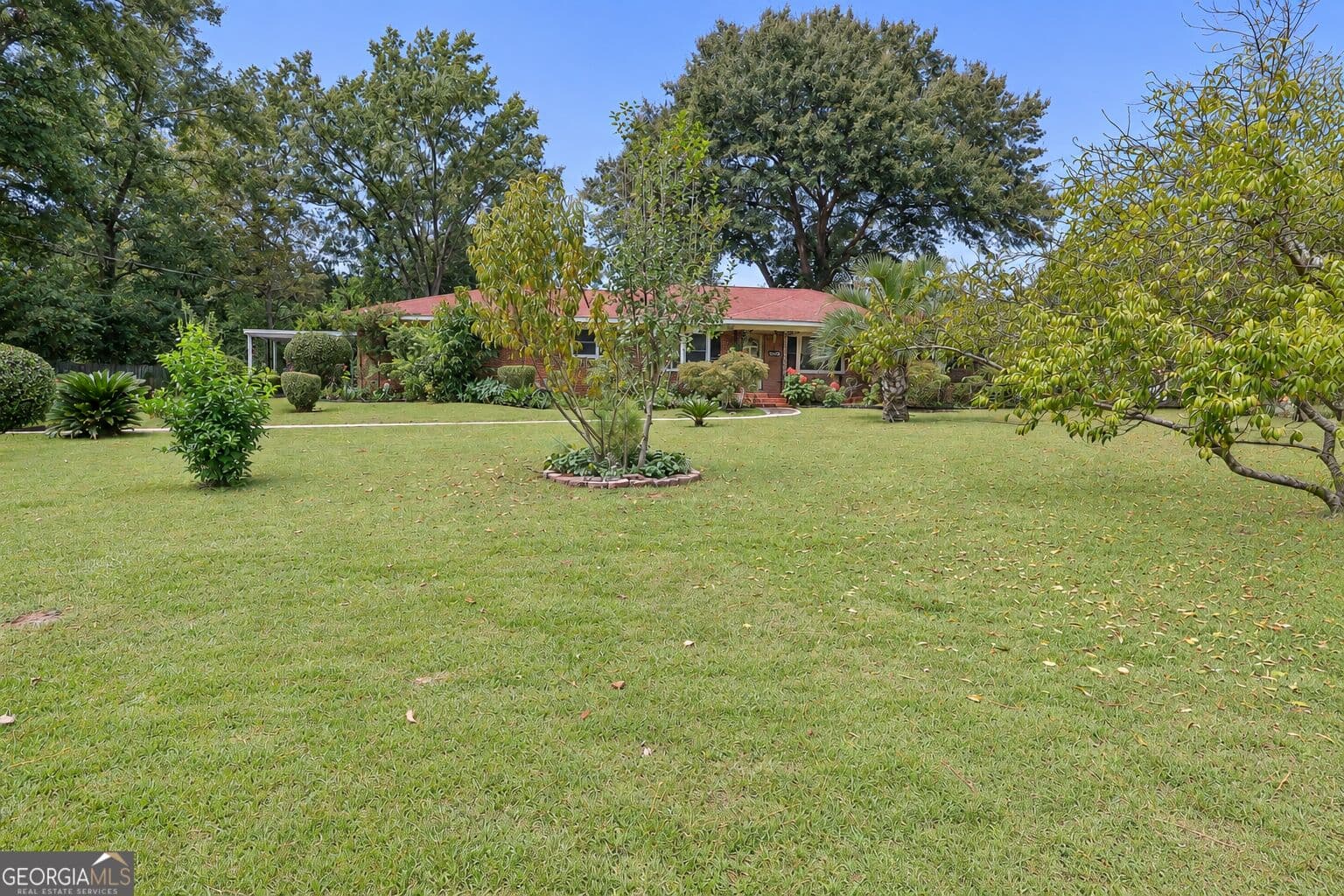 3 bedroom, 2.5 bathroom, 2,015 sq ft single family residence for sale at 609 Hardeman Avenue, Fort Valley, GA 31030 — photo 2