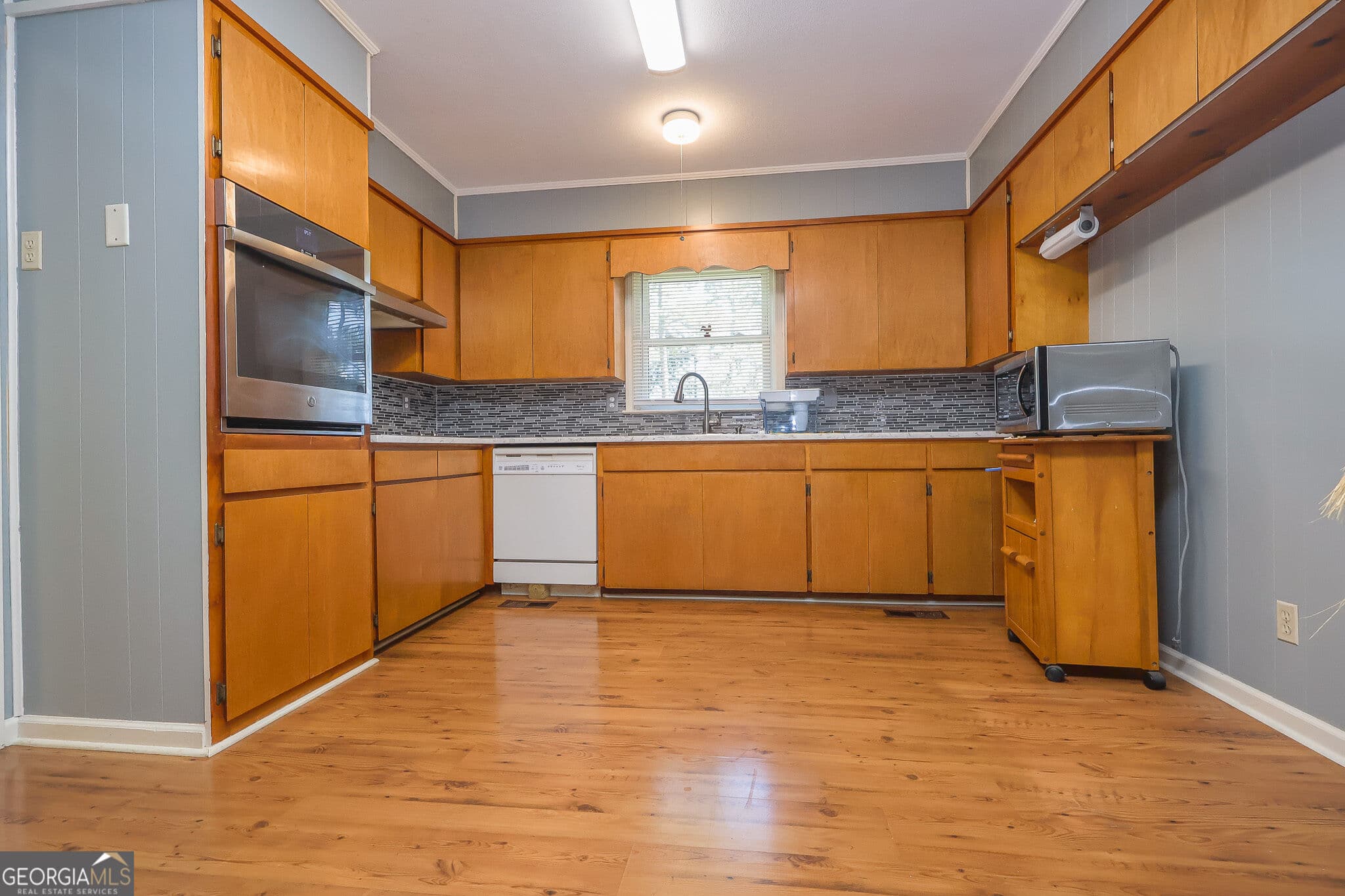 3 bedroom, 2.5 bathroom, 2,015 sq ft single family residence for sale at 609 Hardeman Avenue, Fort Valley, GA 31030 — photo 8