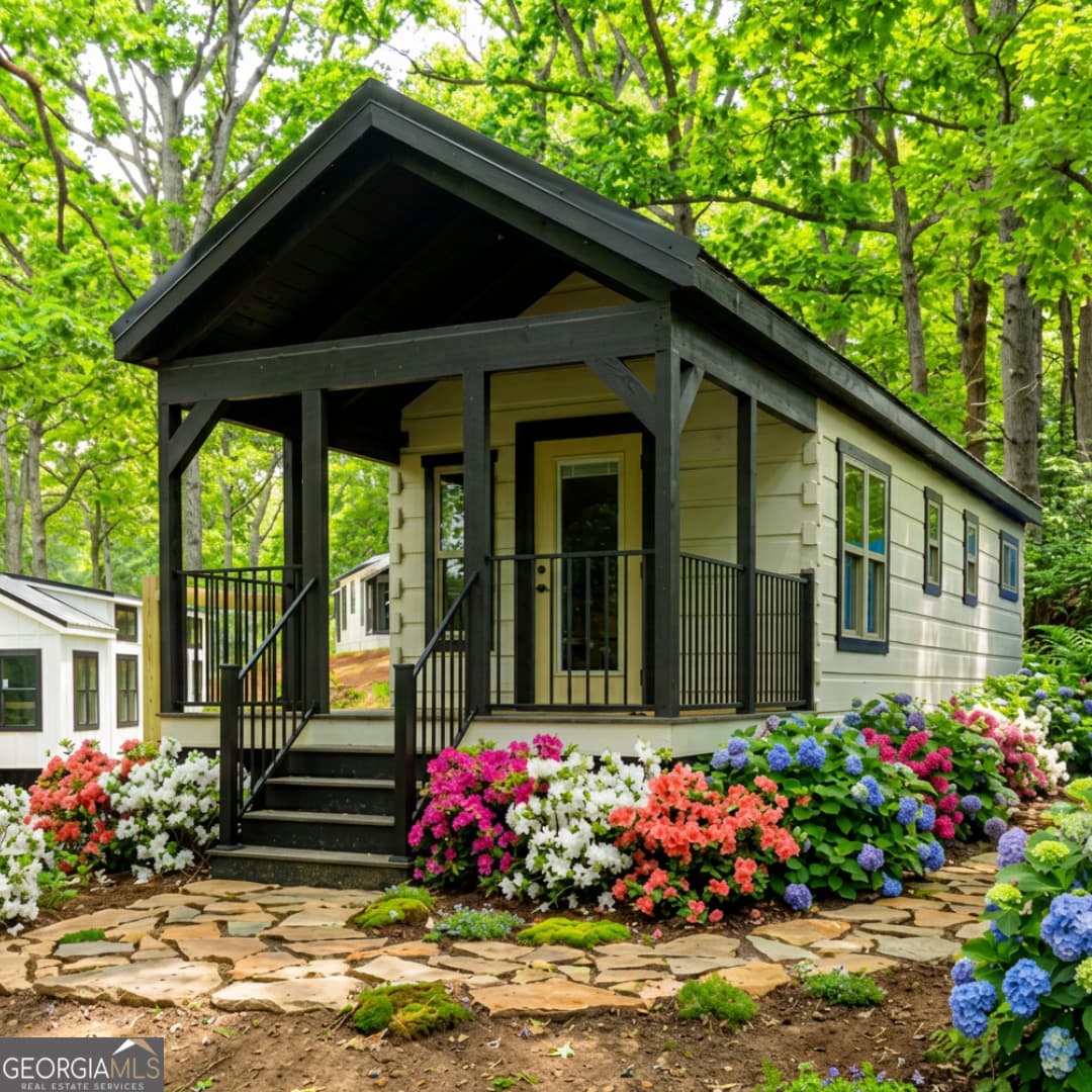 1 bedroom, 1 bathroom, 397 sq ft single family residence for sale at 527 Saunders LOT 19, Franklin, NC 28734