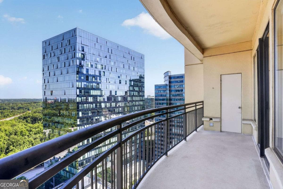 1 bedroom, 1 bathroom, 1,363 sq ft condominium for sale at 3445 Stratford Road 2403, Atlanta, GA 30326 — photo 2