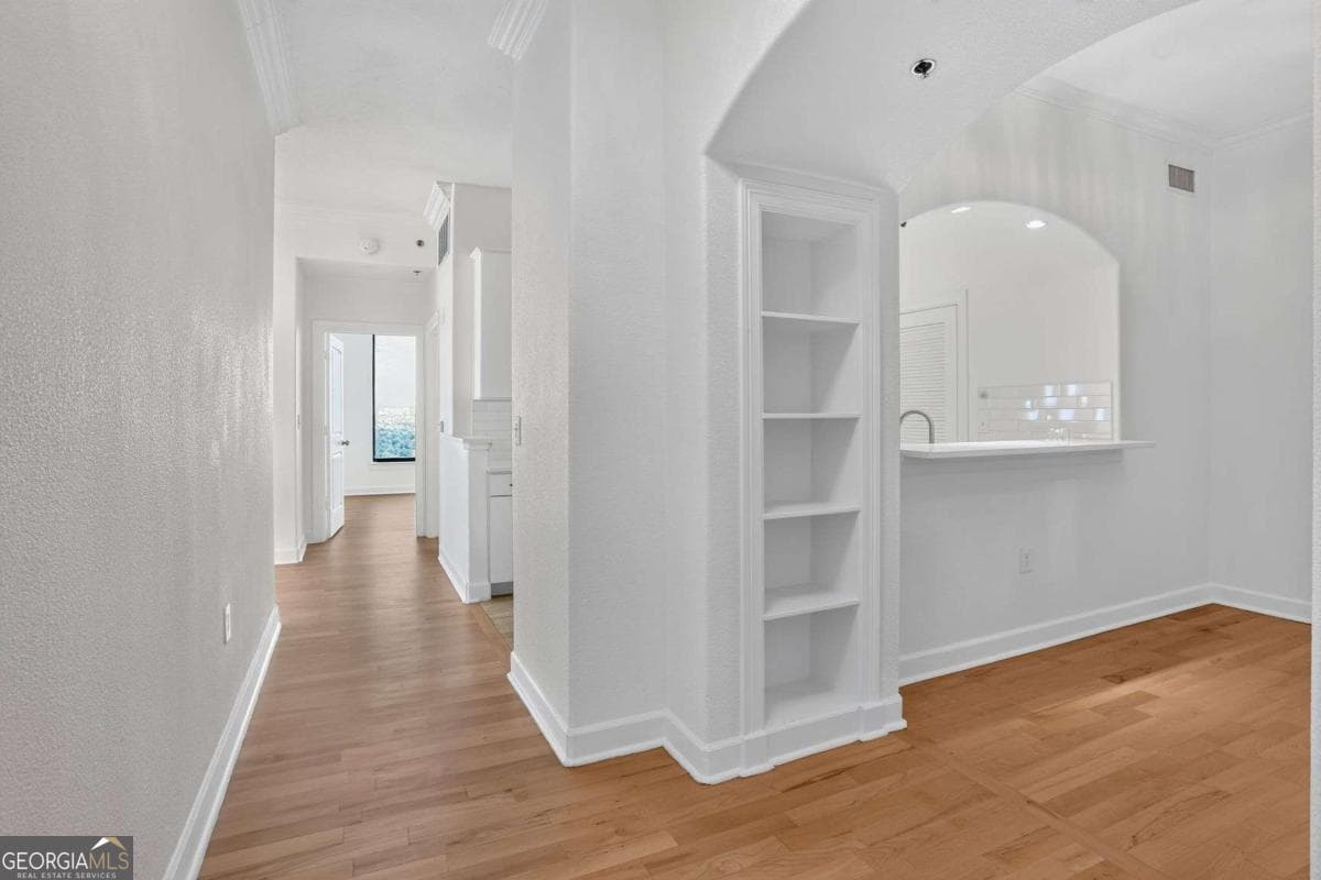 1 bedroom, 1 bathroom, 1,363 sq ft condominium for sale at 3445 Stratford Road 2403, Atlanta, GA 30326 — photo 6