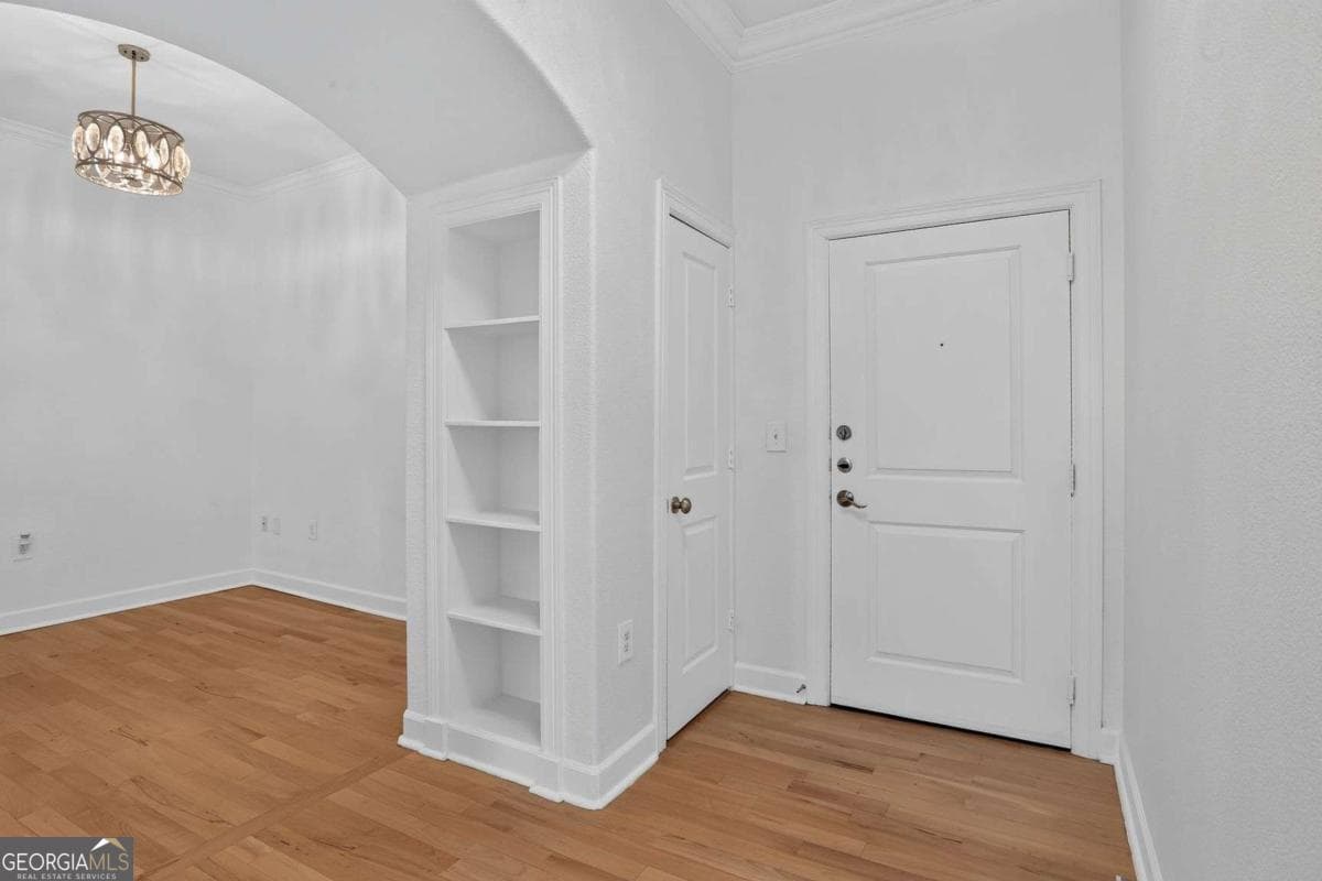 1 bedroom, 1 bathroom, 1,363 sq ft condominium for sale at 3445 Stratford Road 2403, Atlanta, GA 30326 — photo 5