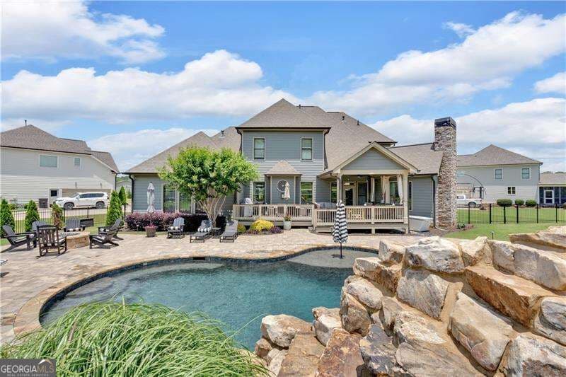 5 bedroom, 4 bathroom, 3,954 sq ft single family residence for sale at 11 LAUREL Trace, Cartersville, GA 30120 — photo 2