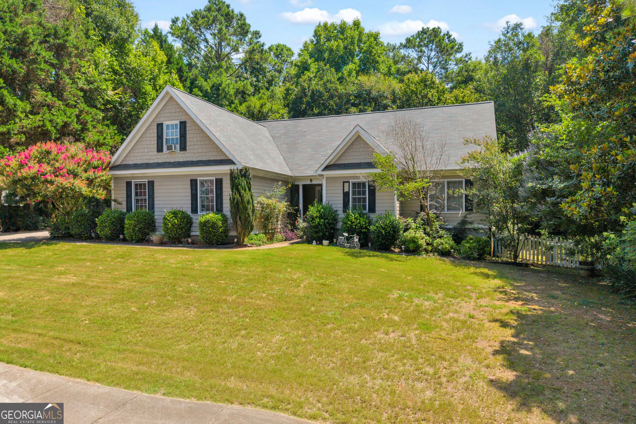 4 bedroom, 2 bathroom, 1,755 sq ft single family residence for sale at 905 Daisy Lane, Athens, GA 30605 — photo 3