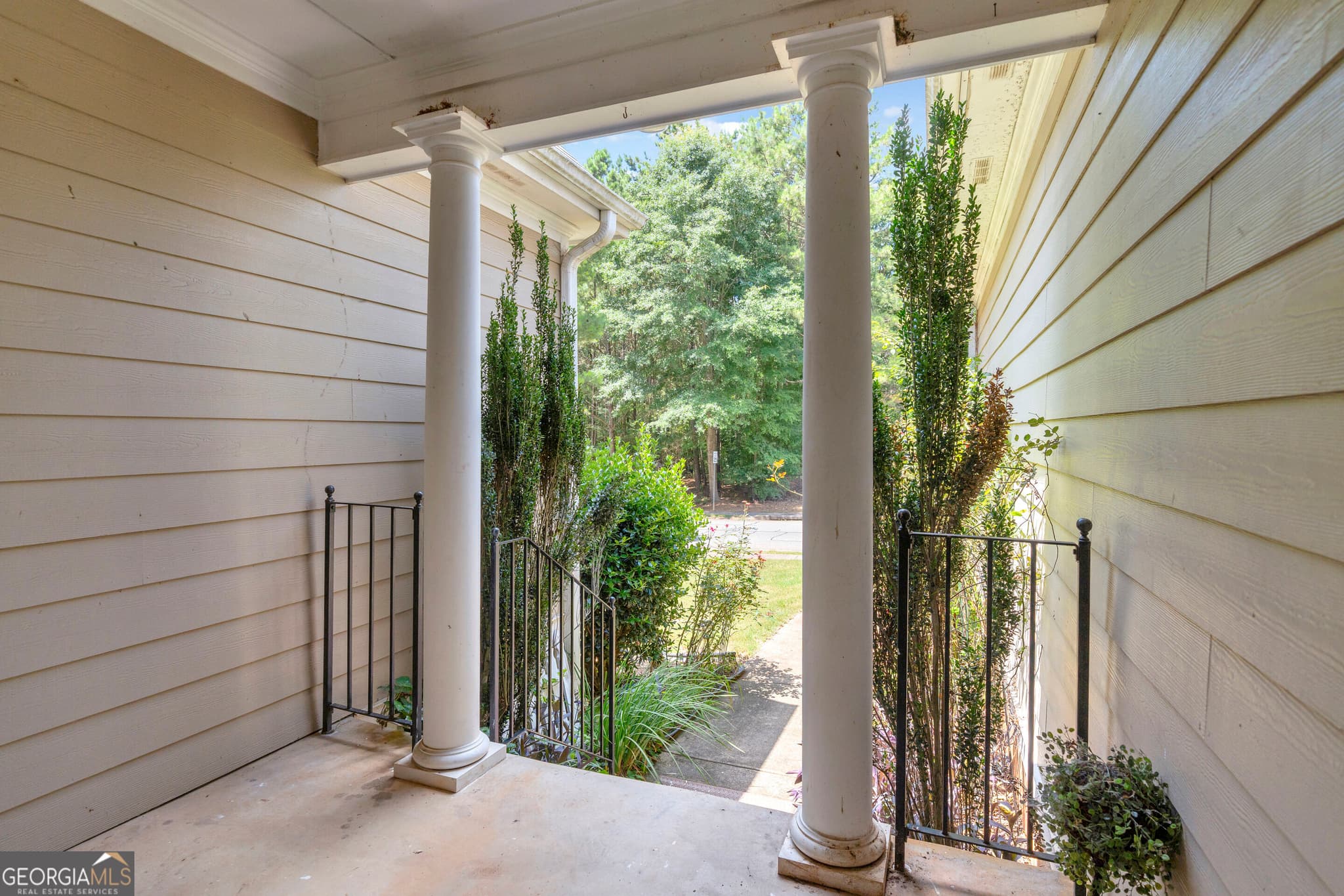 4 bedroom, 2 bathroom, 1,755 sq ft single family residence for sale at 905 Daisy Lane, Athens, GA 30605 — photo 4