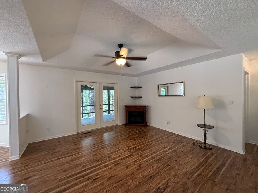 4 bedroom, 2.5 bathroom, 2,866 sq ft single family residence for sale at 120 Warpaint Lane, Westminster, SC 29693 — photo 2
