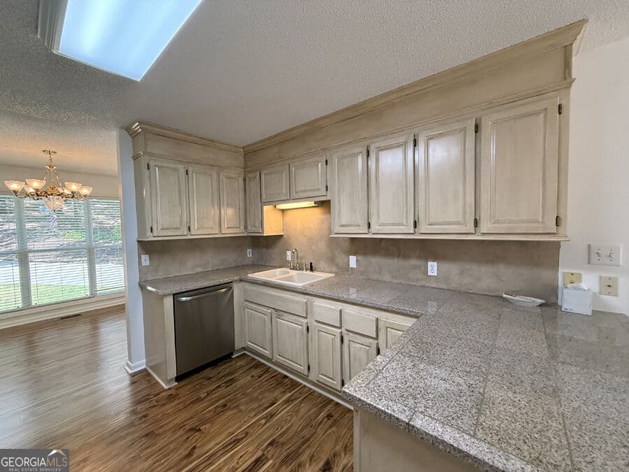 4 bedroom, 2.5 bathroom, 2,866 sq ft single family residence for sale at 120 Warpaint Lane, Westminster, SC 29693 — photo 4