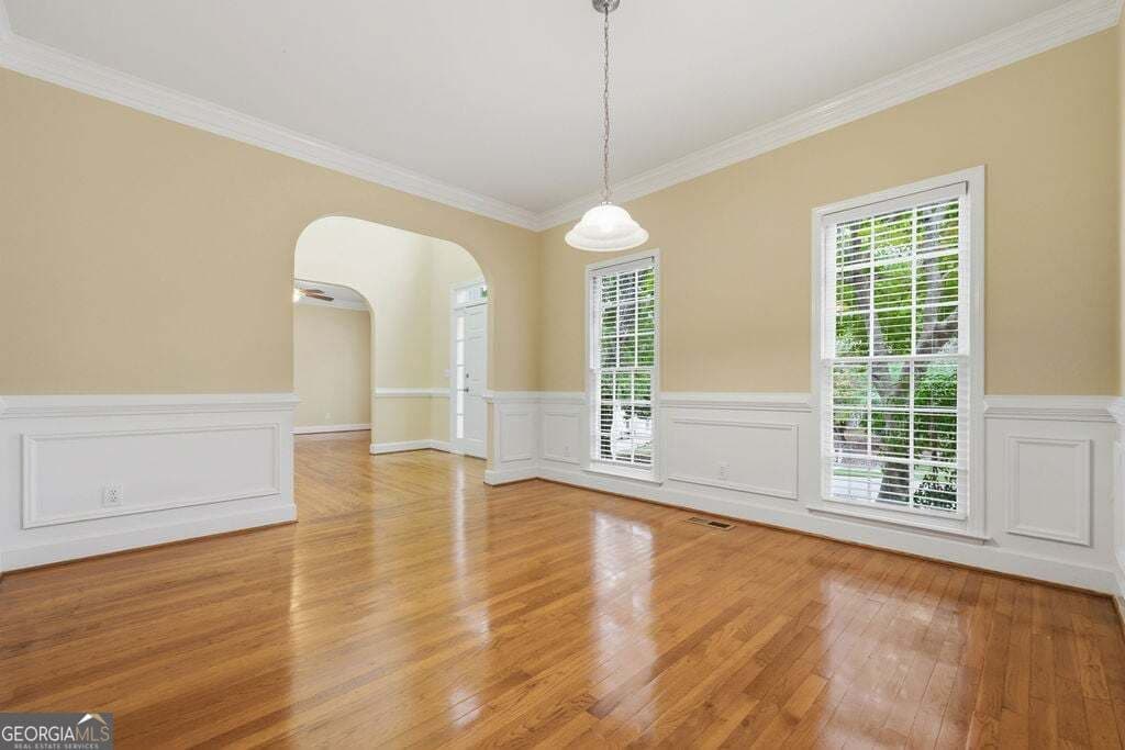 5 bedroom, 2.5 bathroom, 3,001 sq ft single family residence for sale at 1513 Brookridge Drive, Woodstock, GA 30189 — photo 4
