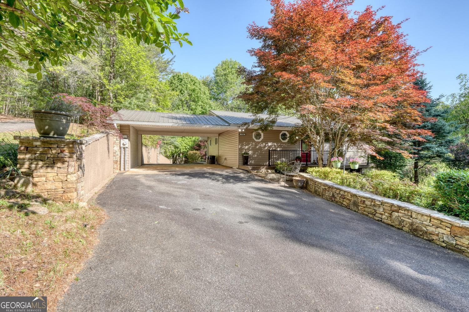 3 bedroom, 2.5 bathroom, 2,735 sq ft single family residence for sale at 5940 Jackson Lane, Young Harris, GA 30582 — photo 2