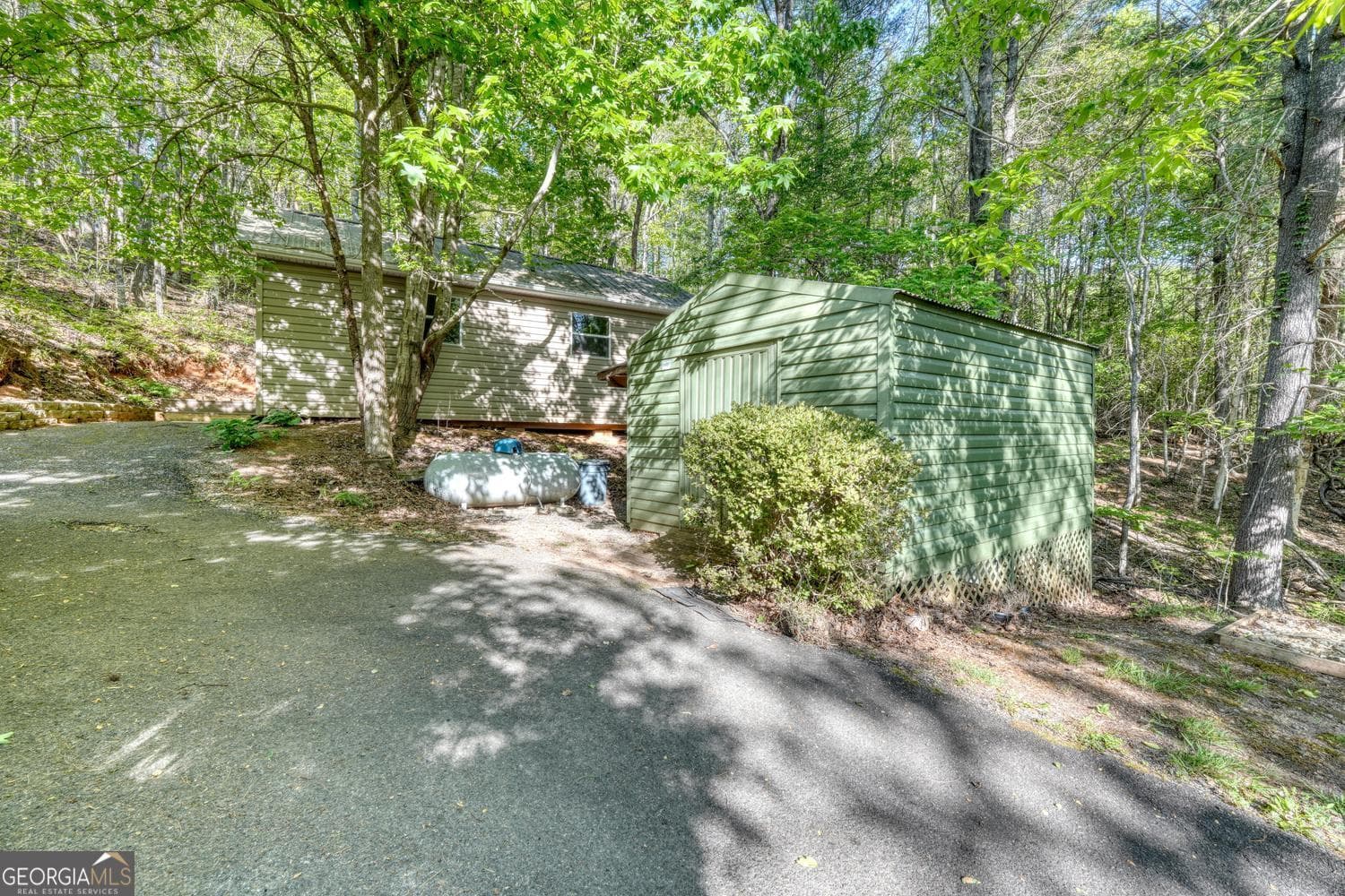 3 bedroom, 2.5 bathroom, 2,735 sq ft single family residence for sale at 5940 Jackson Lane, Young Harris, GA 30582 — photo 6