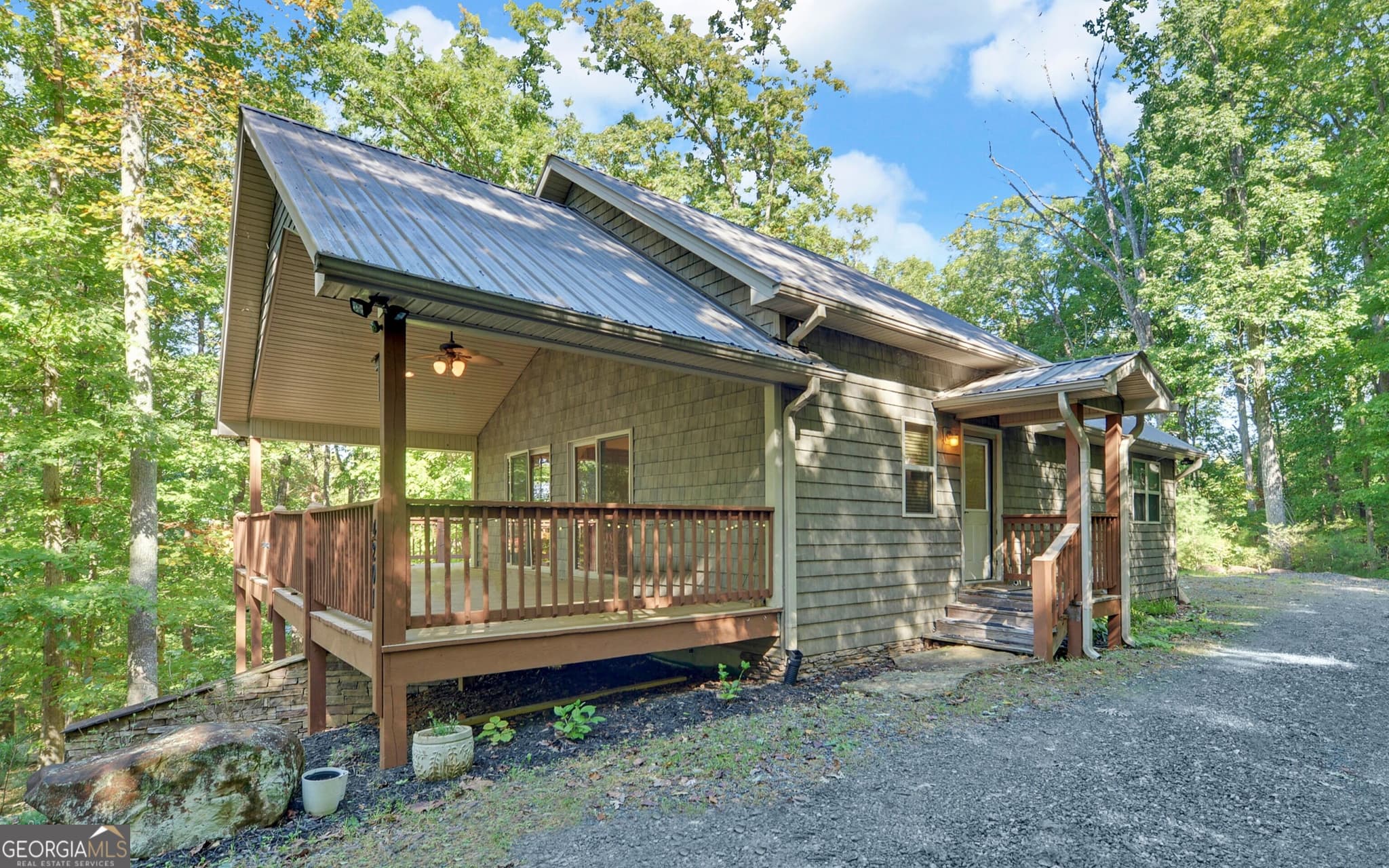 3 bedroom, 2 bathroom, 1,844 sq ft single family residence for sale at 4201 Rocky Knob Drive, Young Harris, GA 30582 — photo 2