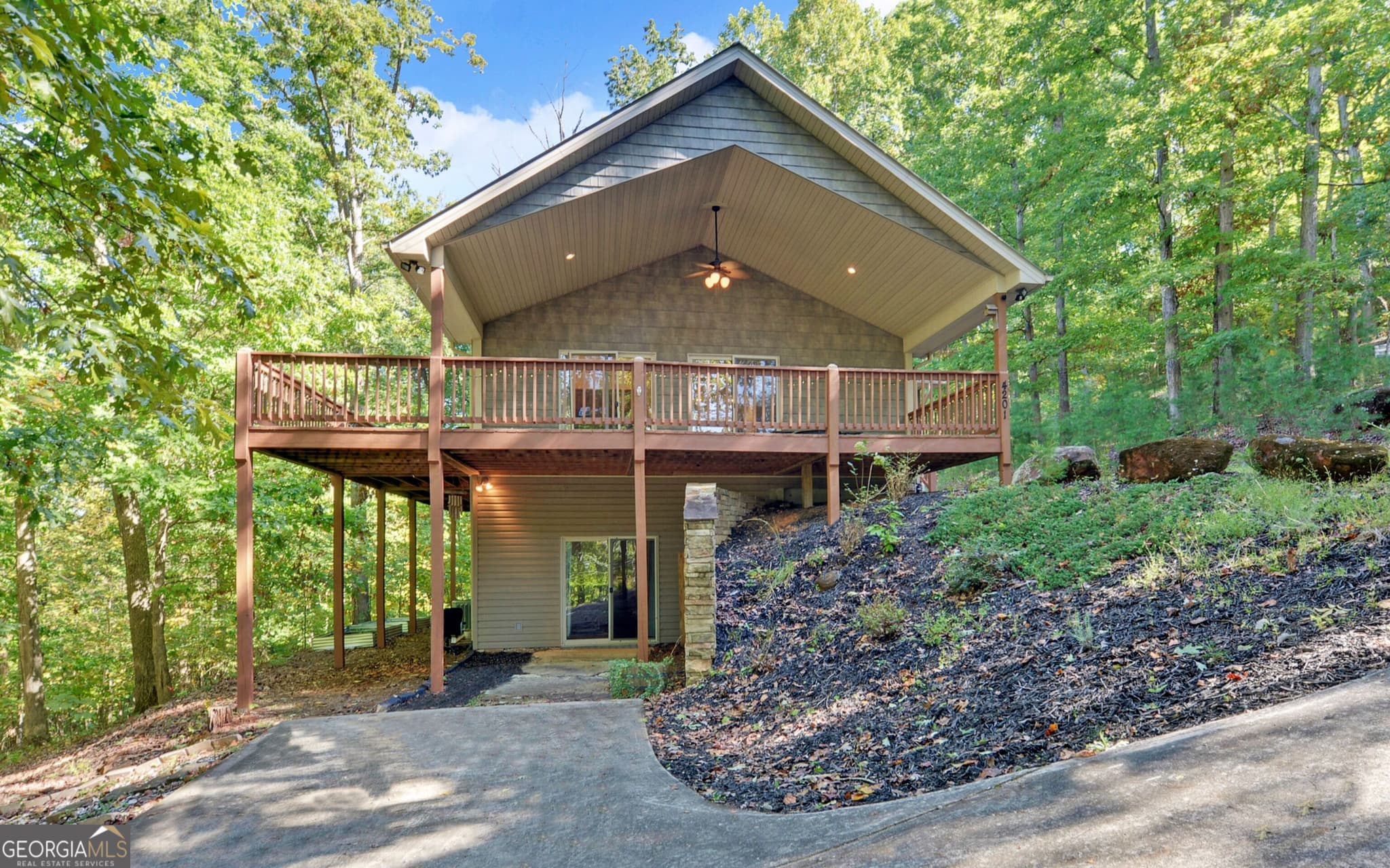 3 bedroom, 2 bathroom, 1,844 sq ft single family residence for sale at 4201 Rocky Knob Drive, Young Harris, GA 30582 — photo 1 of 48