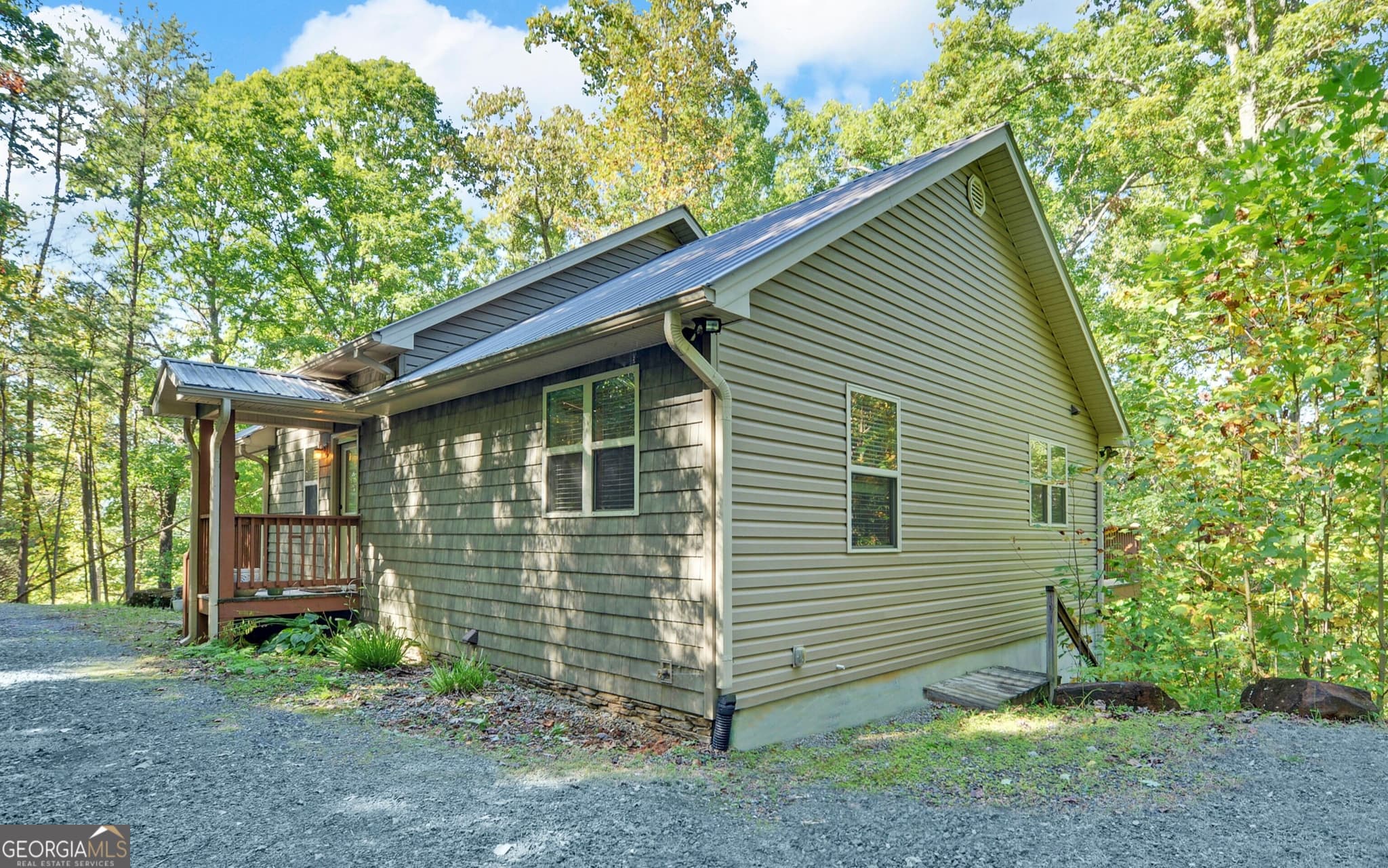 3 bedroom, 2 bathroom, 1,844 sq ft single family residence for sale at 4201 Rocky Knob Drive, Young Harris, GA 30582 — photo 4