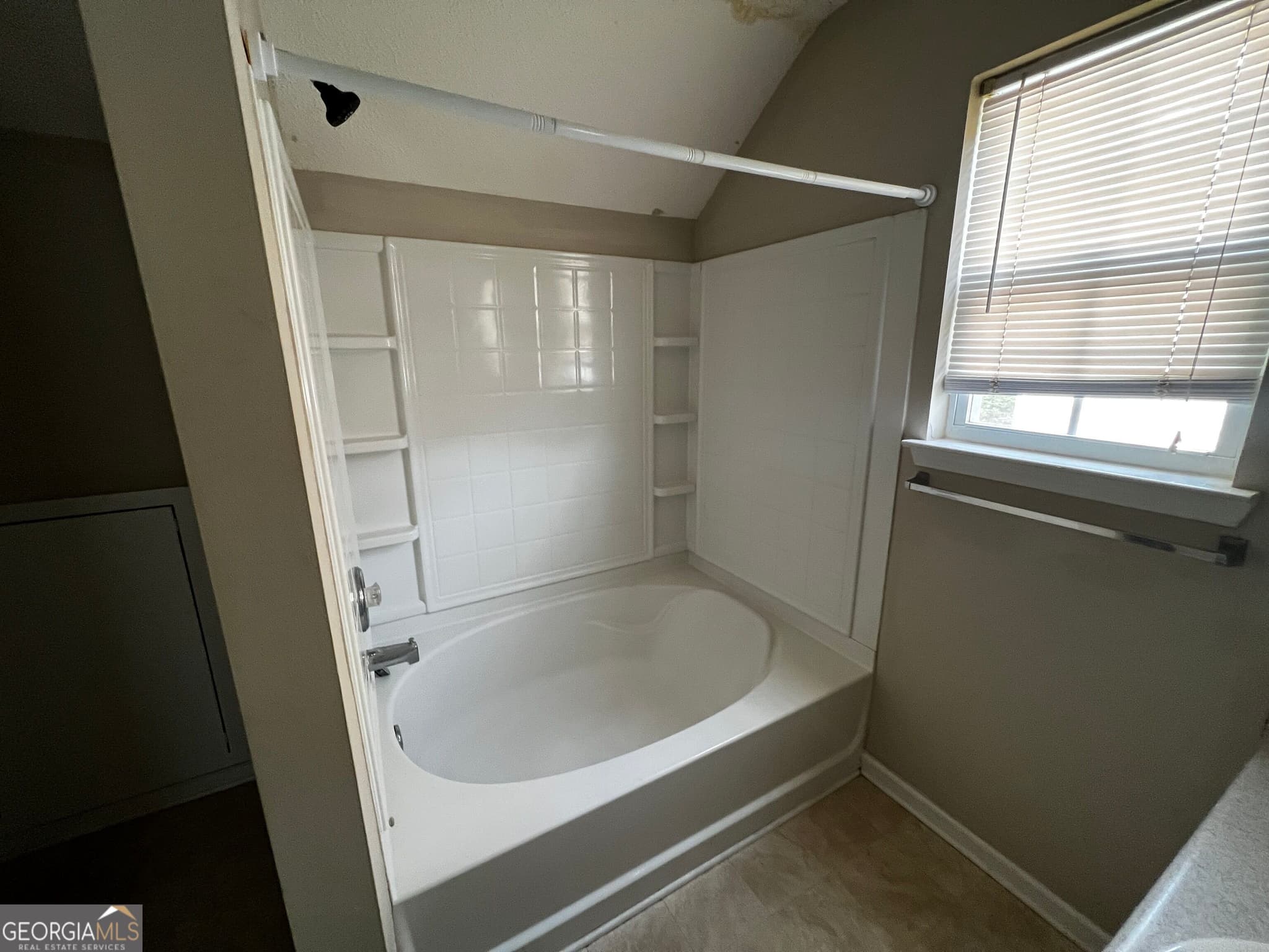4 bedroom, 2 bathroom, 1,453 sq ft single family residence for sale at 117 Meadow Court, Fairburn, GA 30213 — photo 10