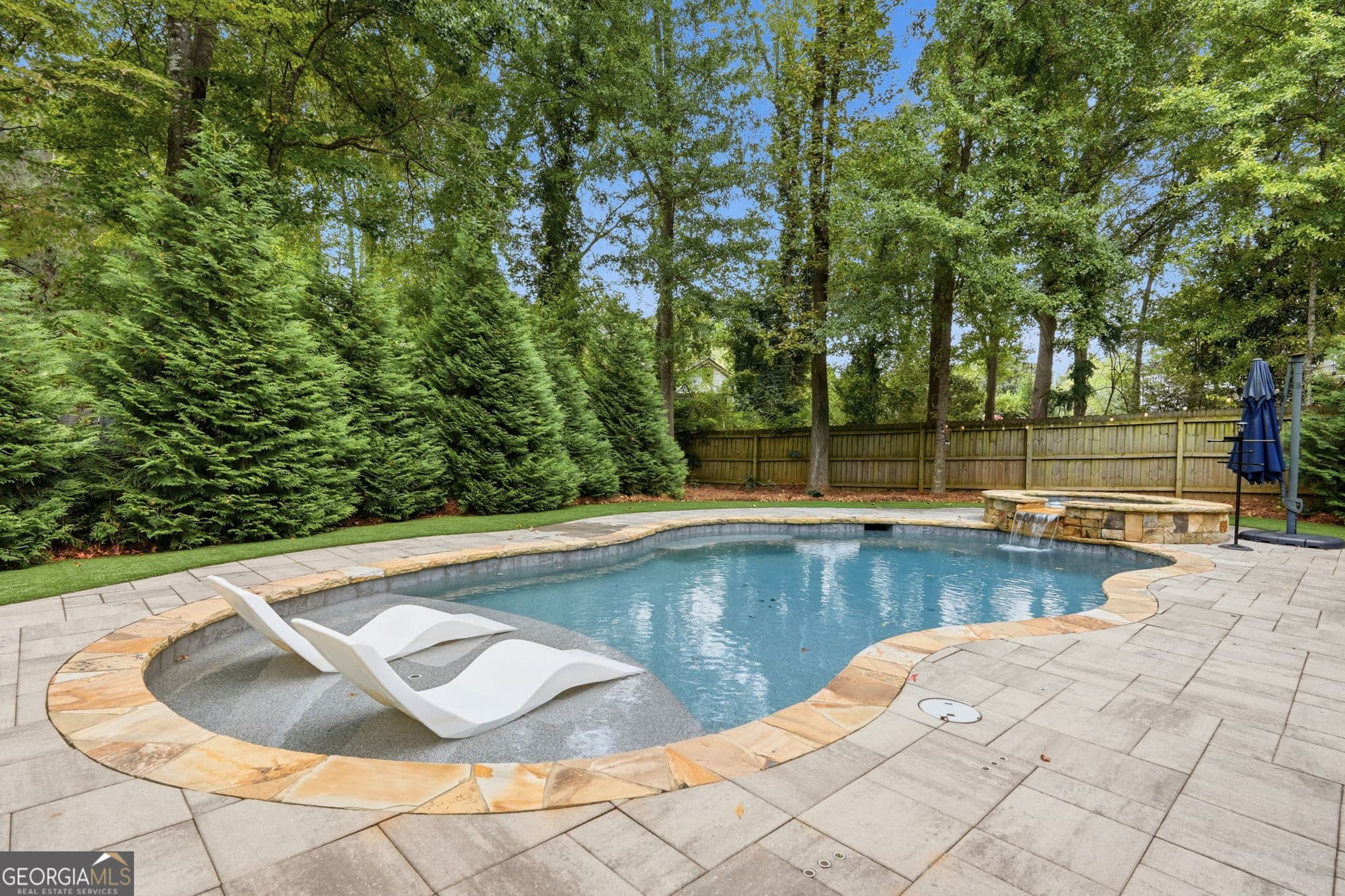 5 bedroom, 3.5 bathroom, 3,475 sq ft single family residence for sale at 8005 Canter Lane, Alpharetta, GA 30009 — photo 7