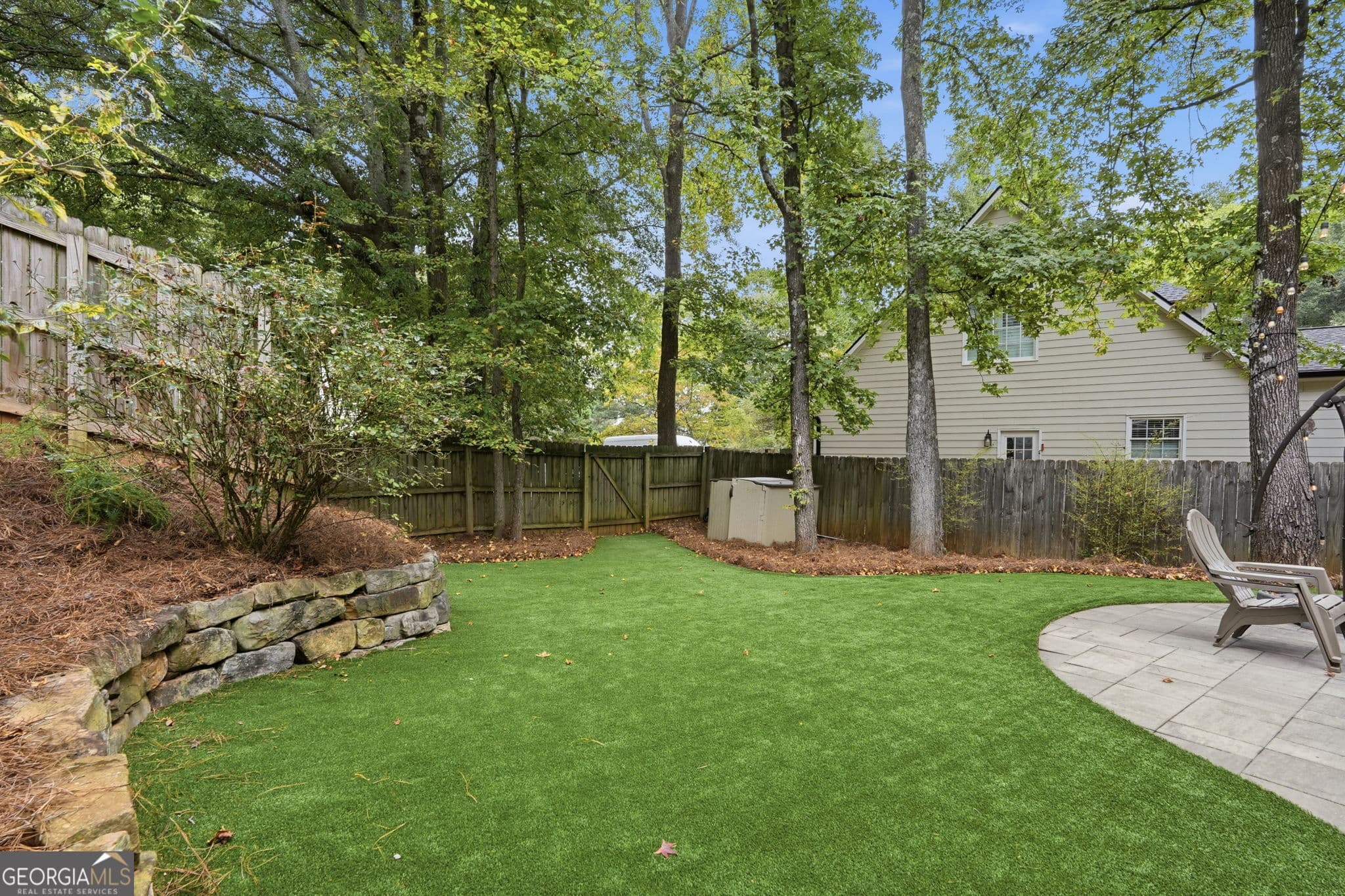 5 bedroom, 3.5 bathroom, 3,475 sq ft single family residence for sale at 8005 Canter Lane, Alpharetta, GA 30009 — photo 10