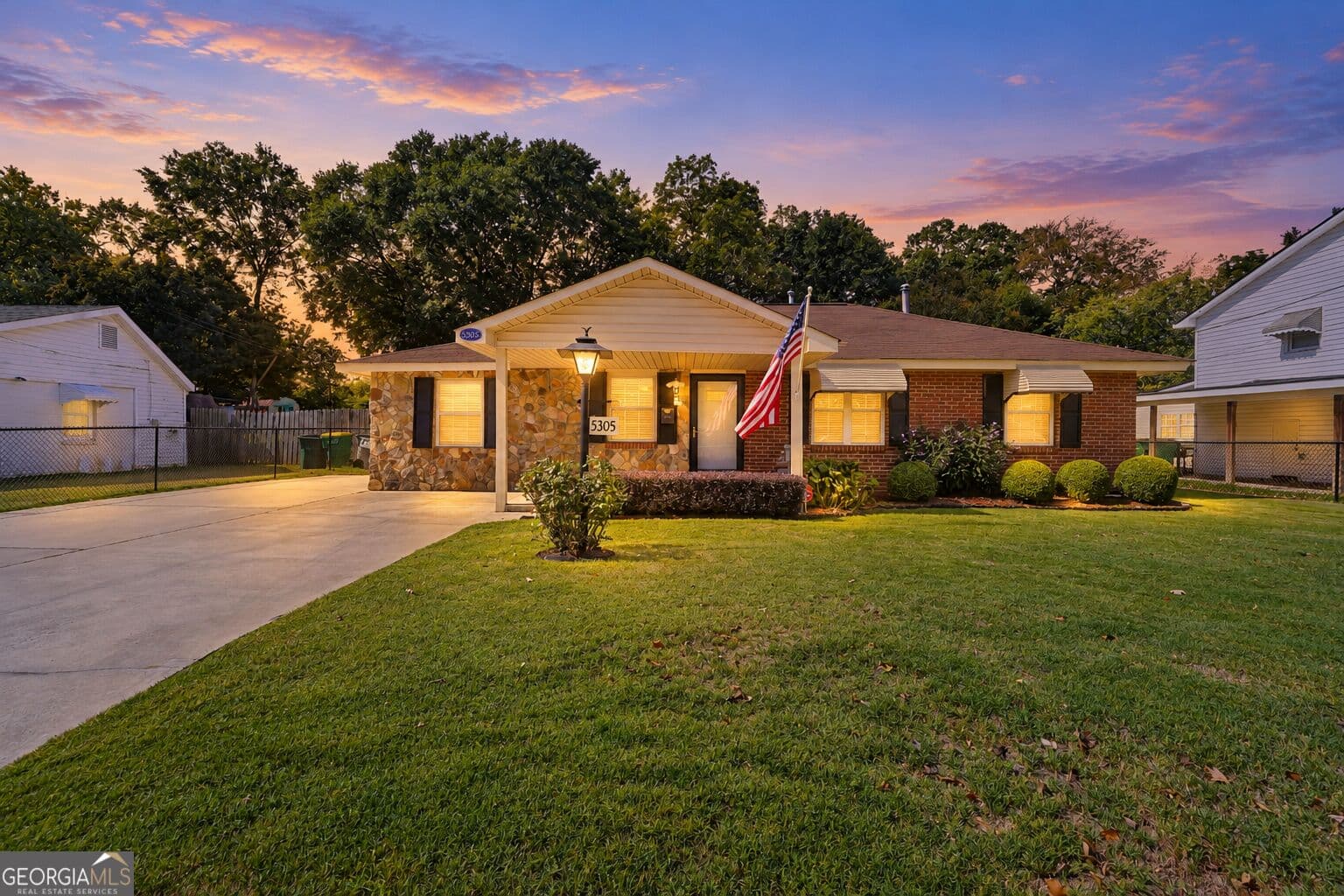 3 bedroom, 1 bathroom, 1,110 sq ft single family residence for sale at 5305 Sharon Street, Forest Park, GA 30297 — photo 2