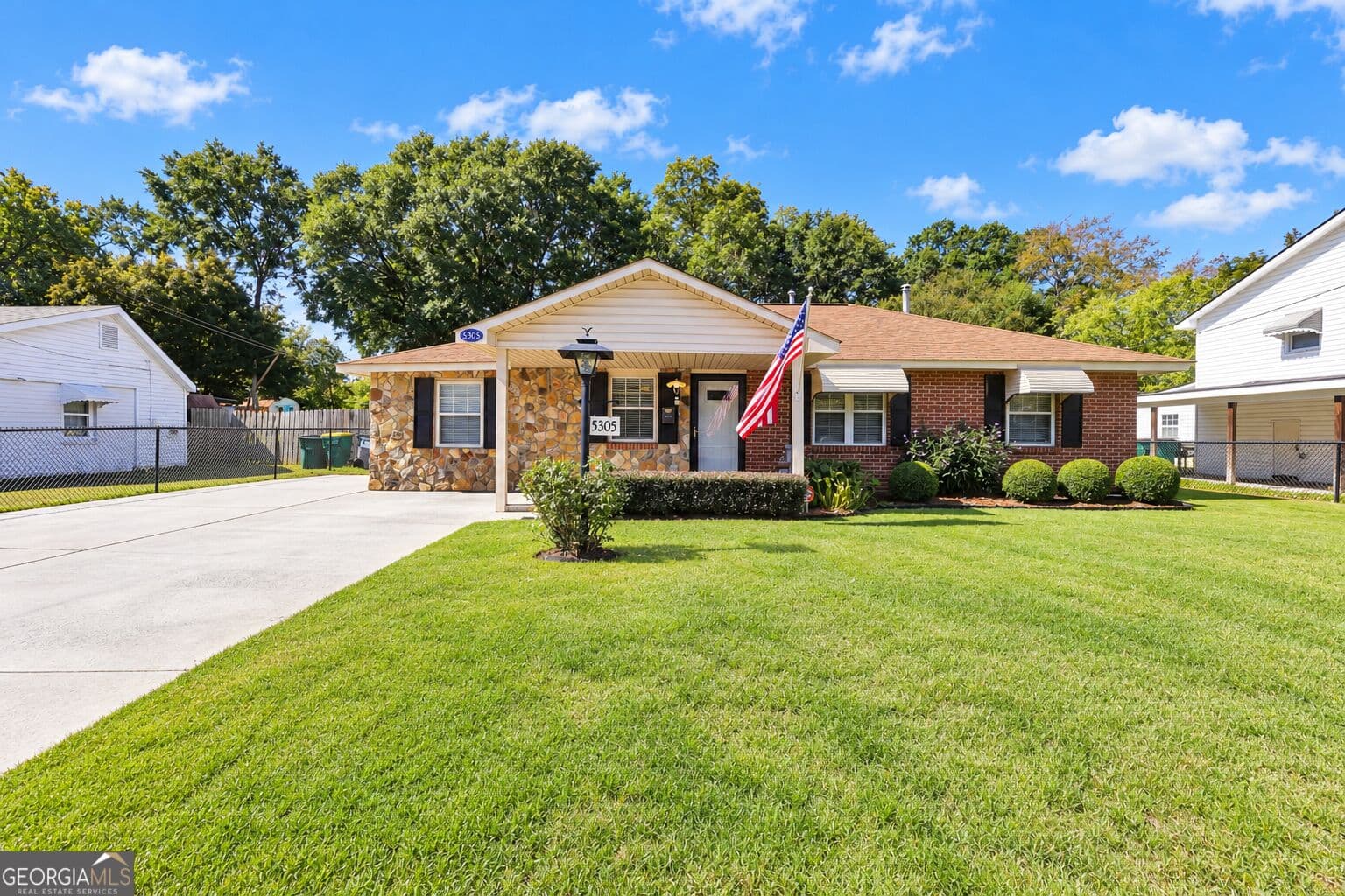 3 bedroom, 1 bathroom, 1,110 sq ft single family residence for sale at 5305 Sharon Street, Forest Park, GA 30297