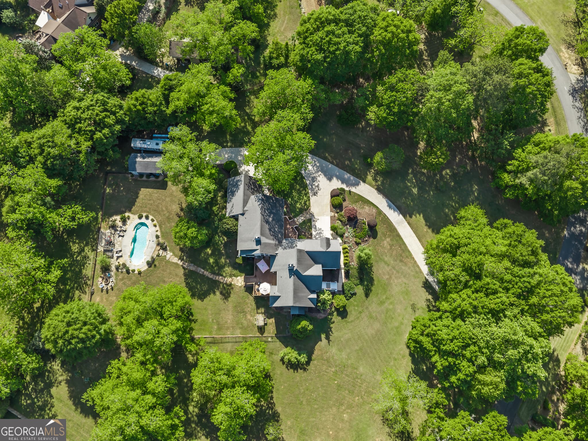 6 bedroom, 5.5 bathroom, 6,626 sq ft single family residence for sale at 1110 Summit Circle, Watkinsville, GA 30677 — photo 6
