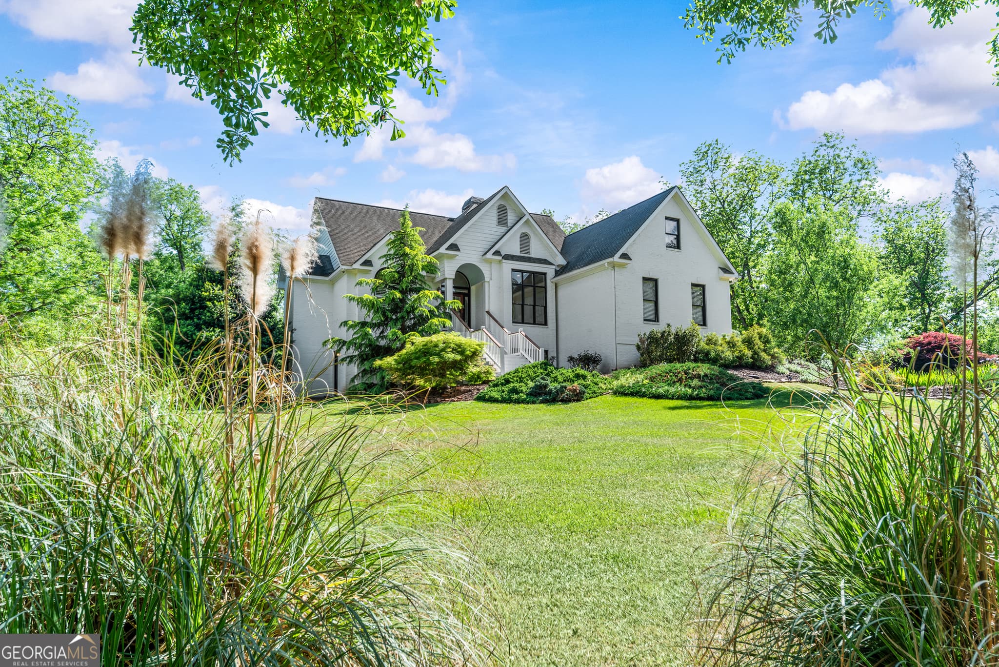 6 bedroom, 5.5 bathroom, 6,626 sq ft single family residence for sale at 1110 Summit Circle, Watkinsville, GA 30677 — photo 3