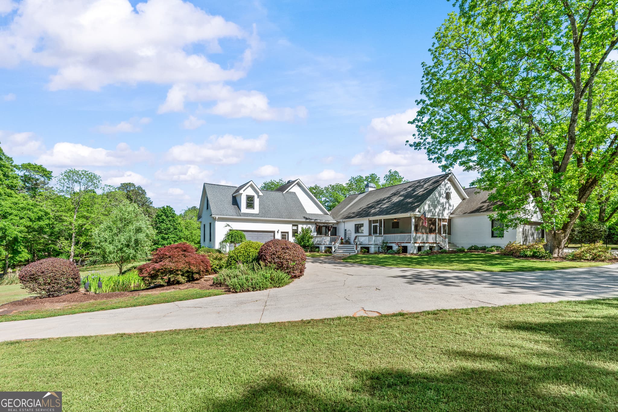 6 bedroom, 5.5 bathroom, 6,626 sq ft single family residence for sale at 1110 Summit Circle, Watkinsville, GA 30677 — photo 5